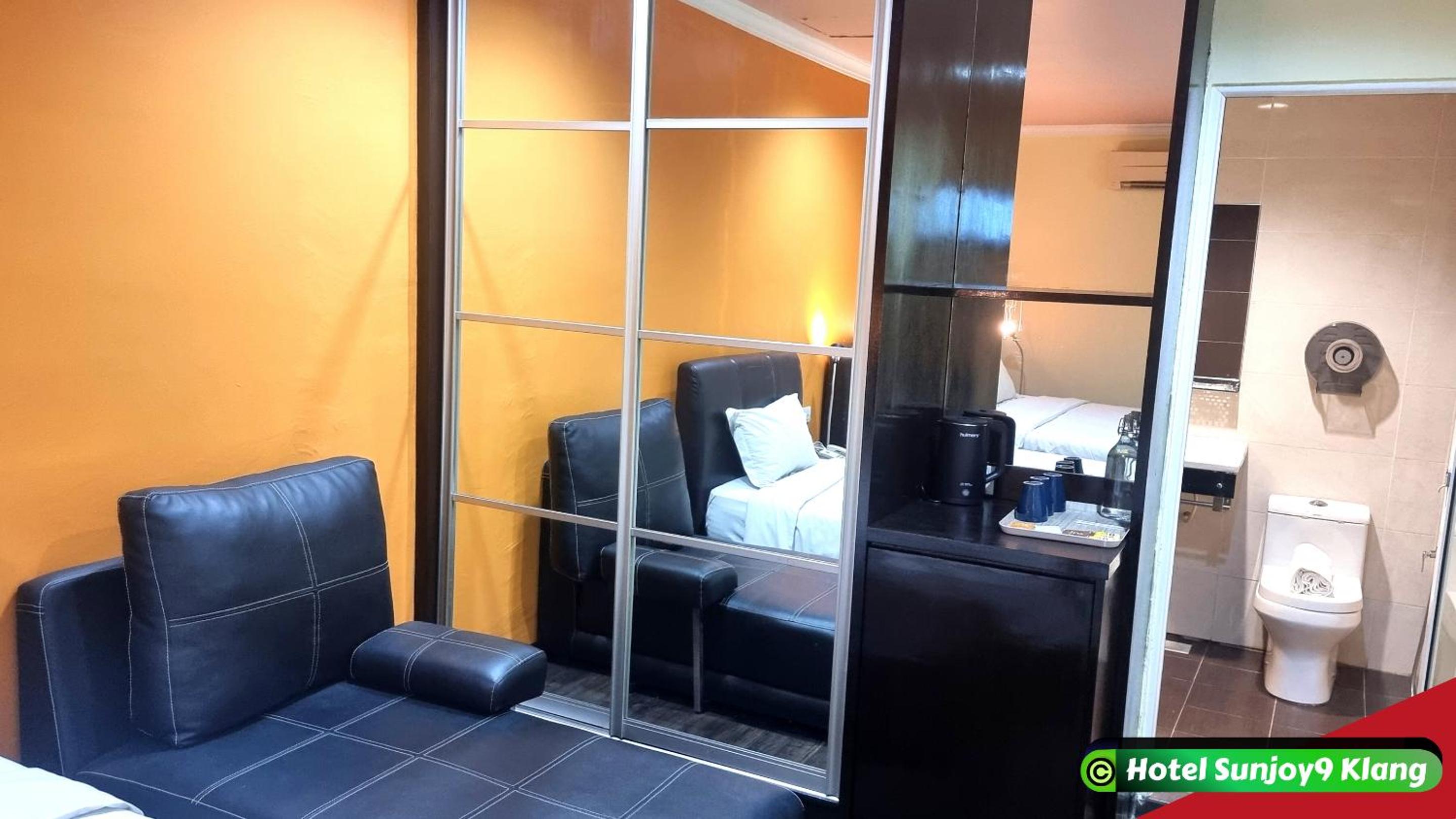 Premium Family-3 Suite with Jacuzzi Spa Bath - Photo 2