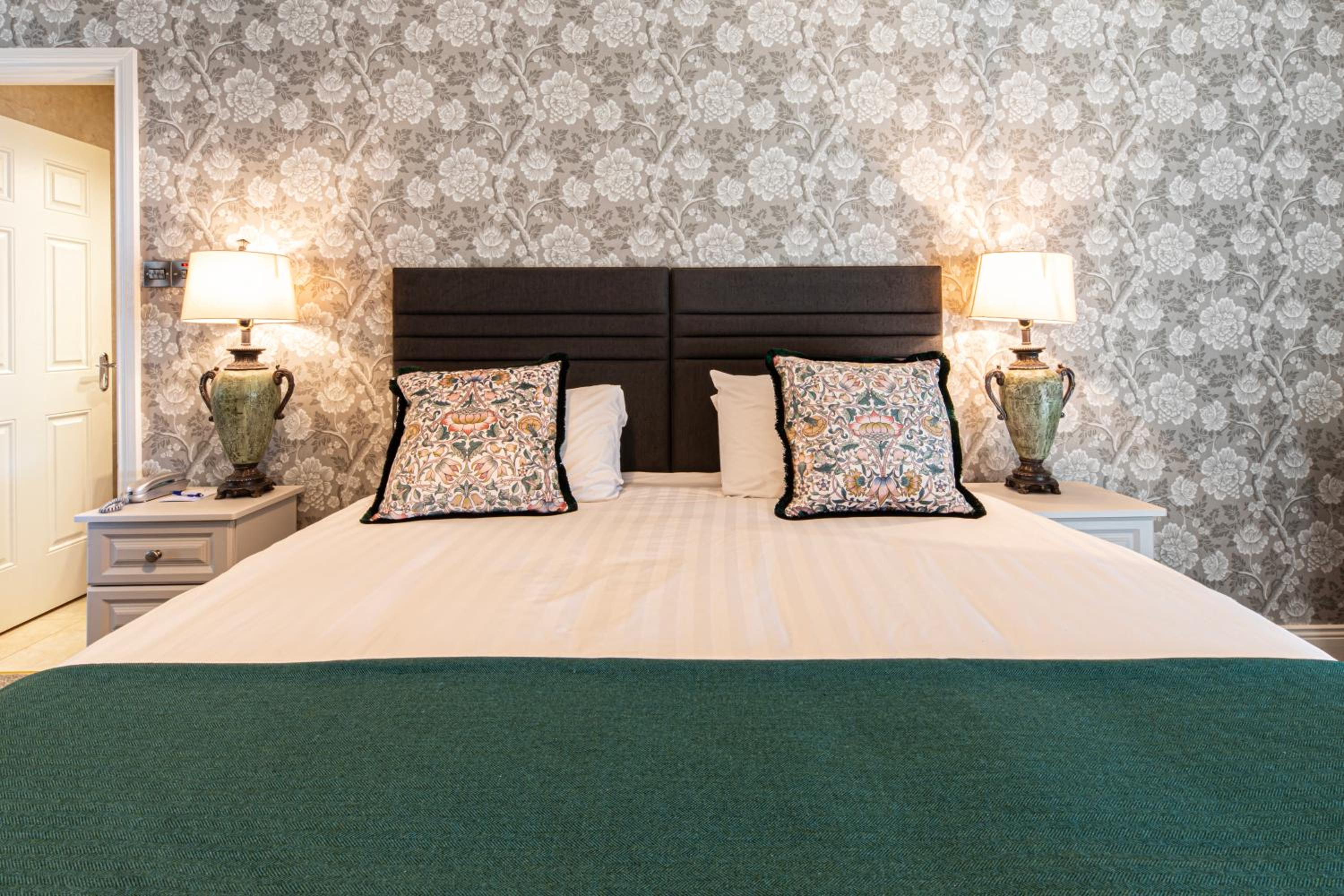 King Room with River View - Photo 19