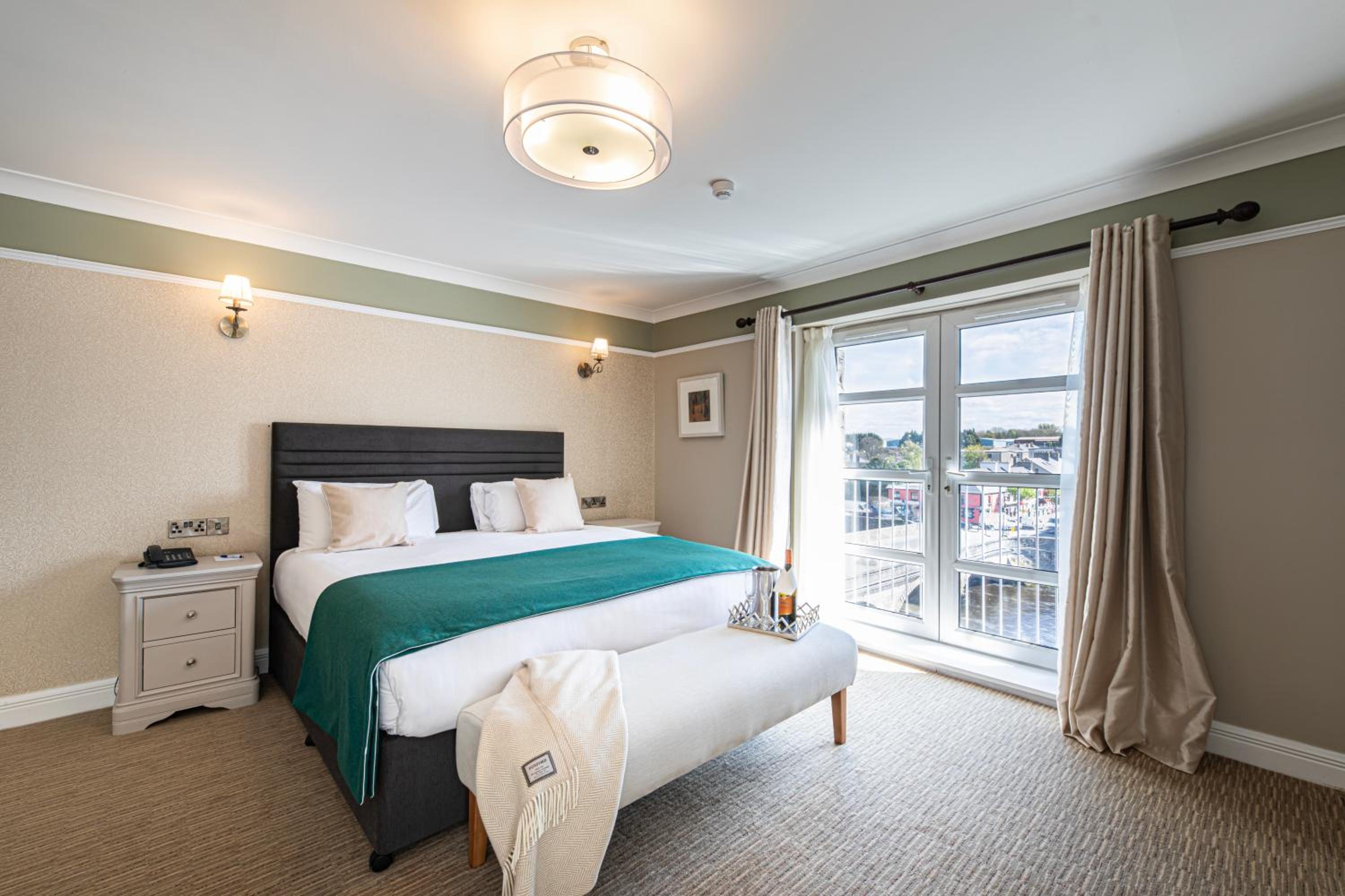 King Room with River View - Photo 12