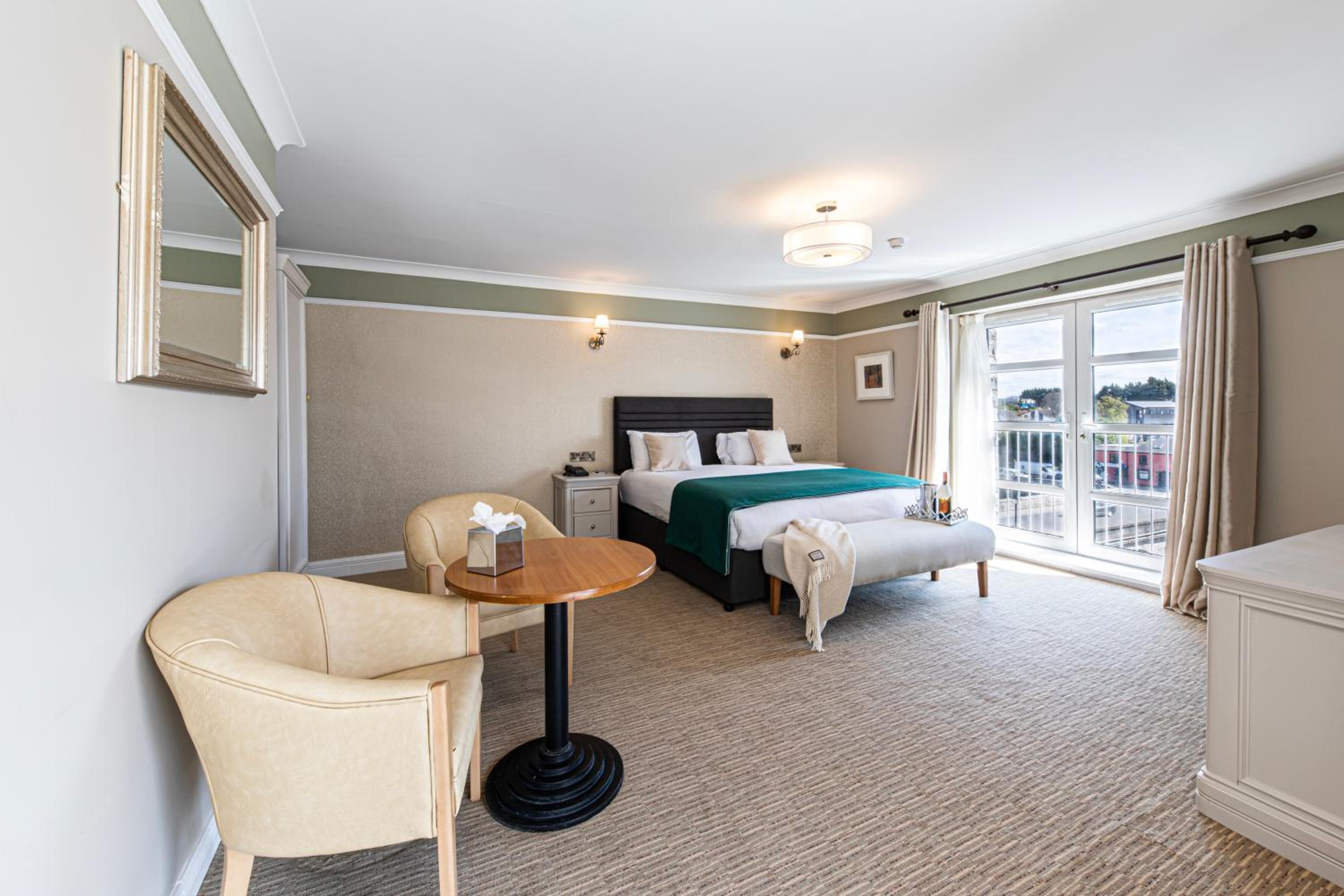 King Room with River View - Photo 11