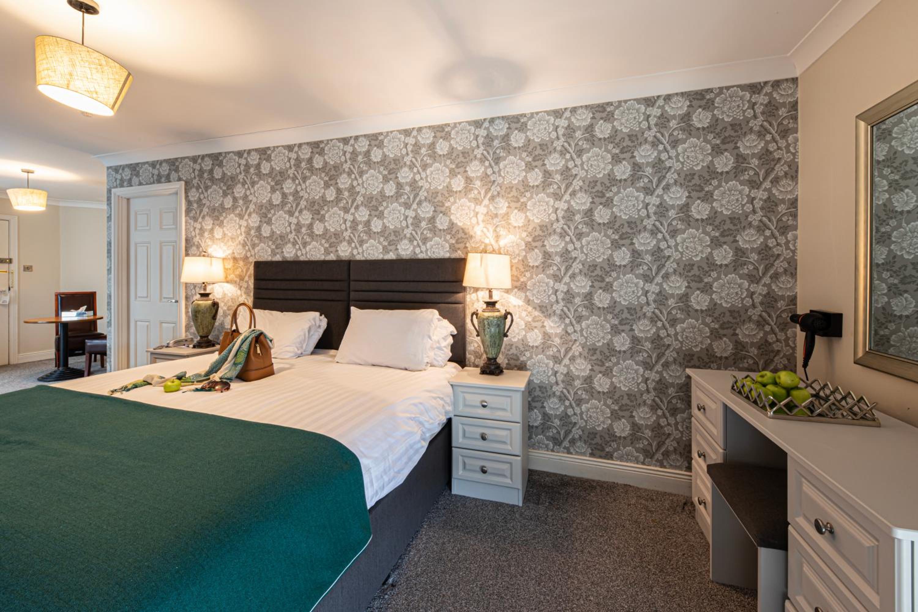 King Room with River View - Photo 4