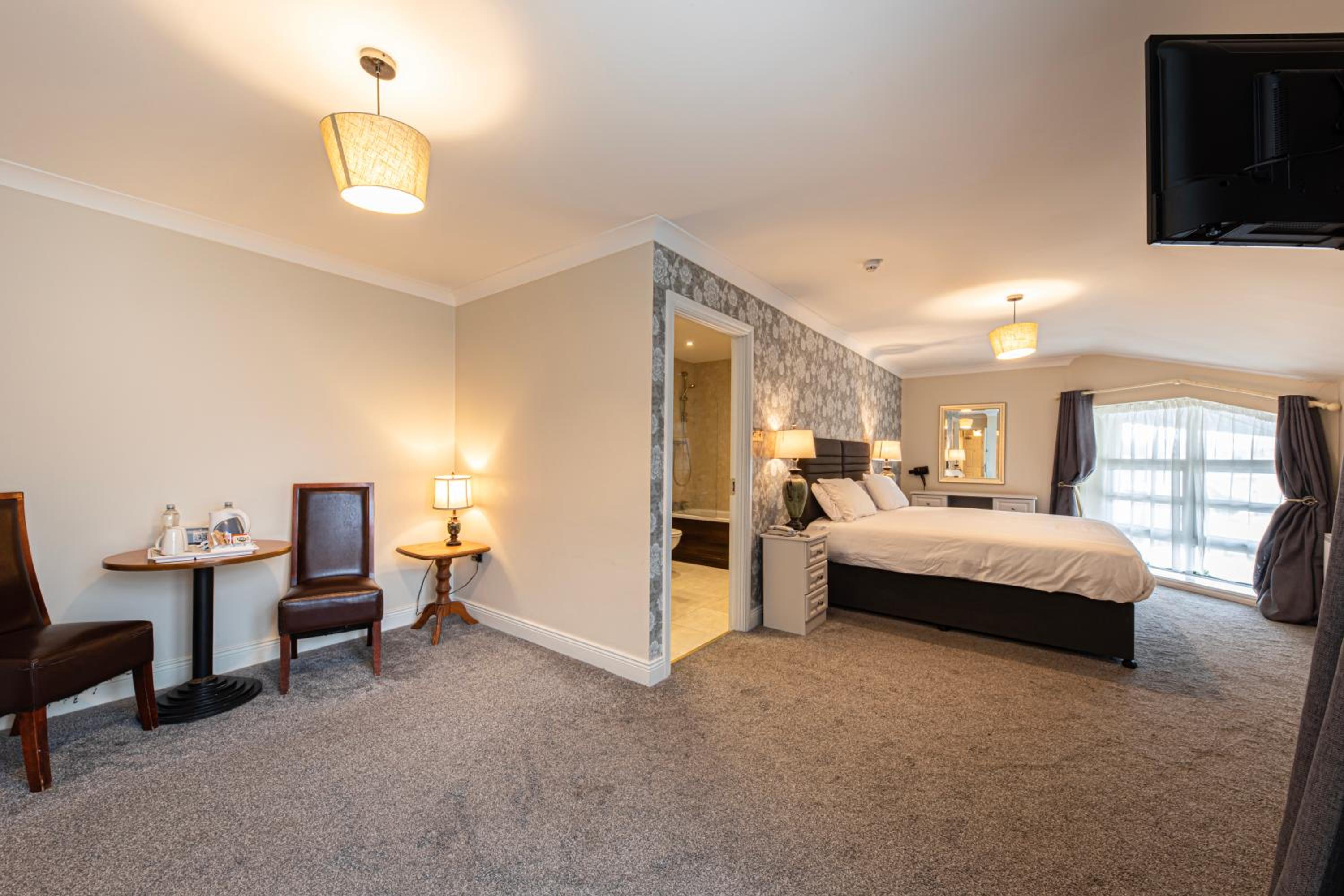 King Room with River View - Photo 32