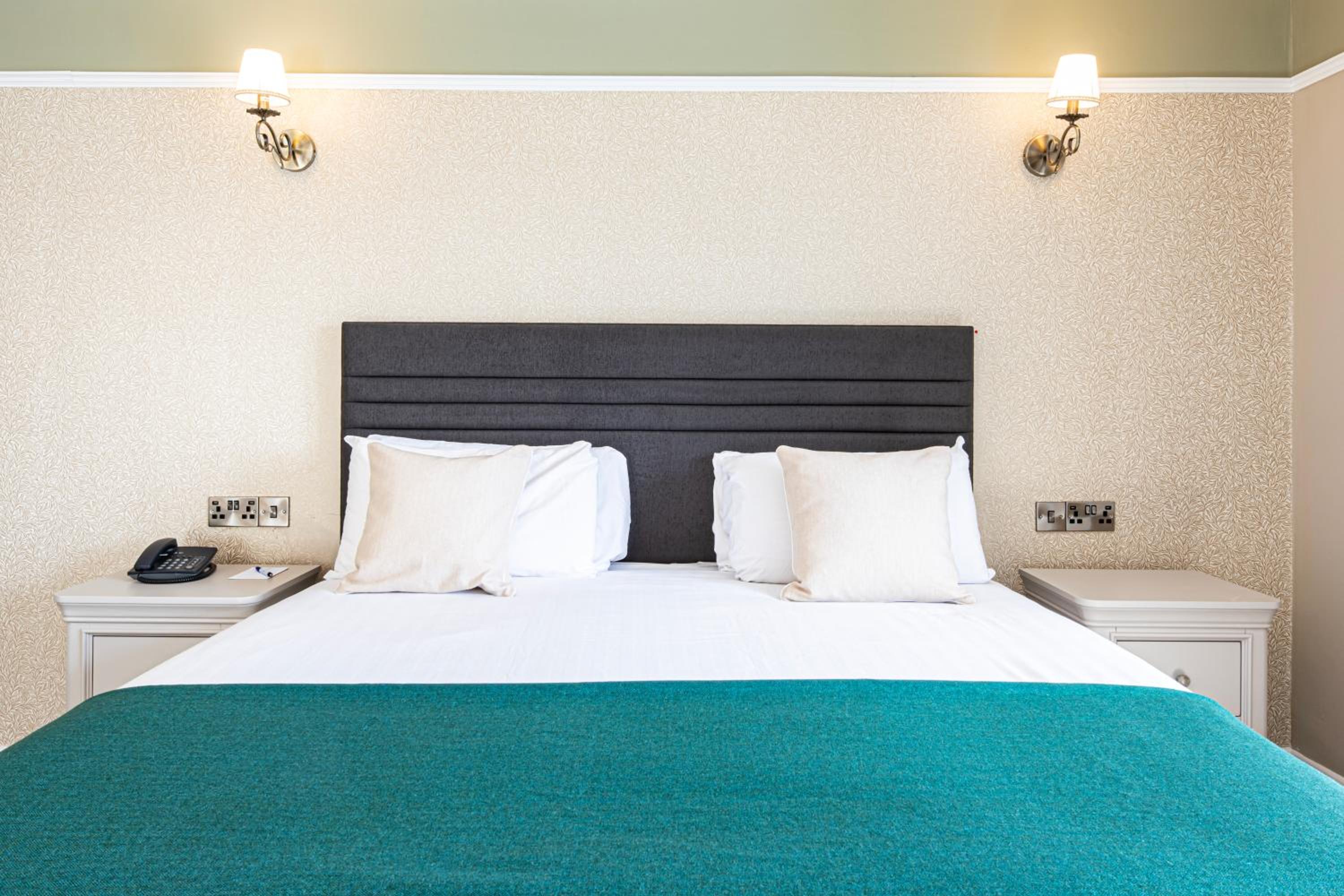 King Room with River View - Photo 6