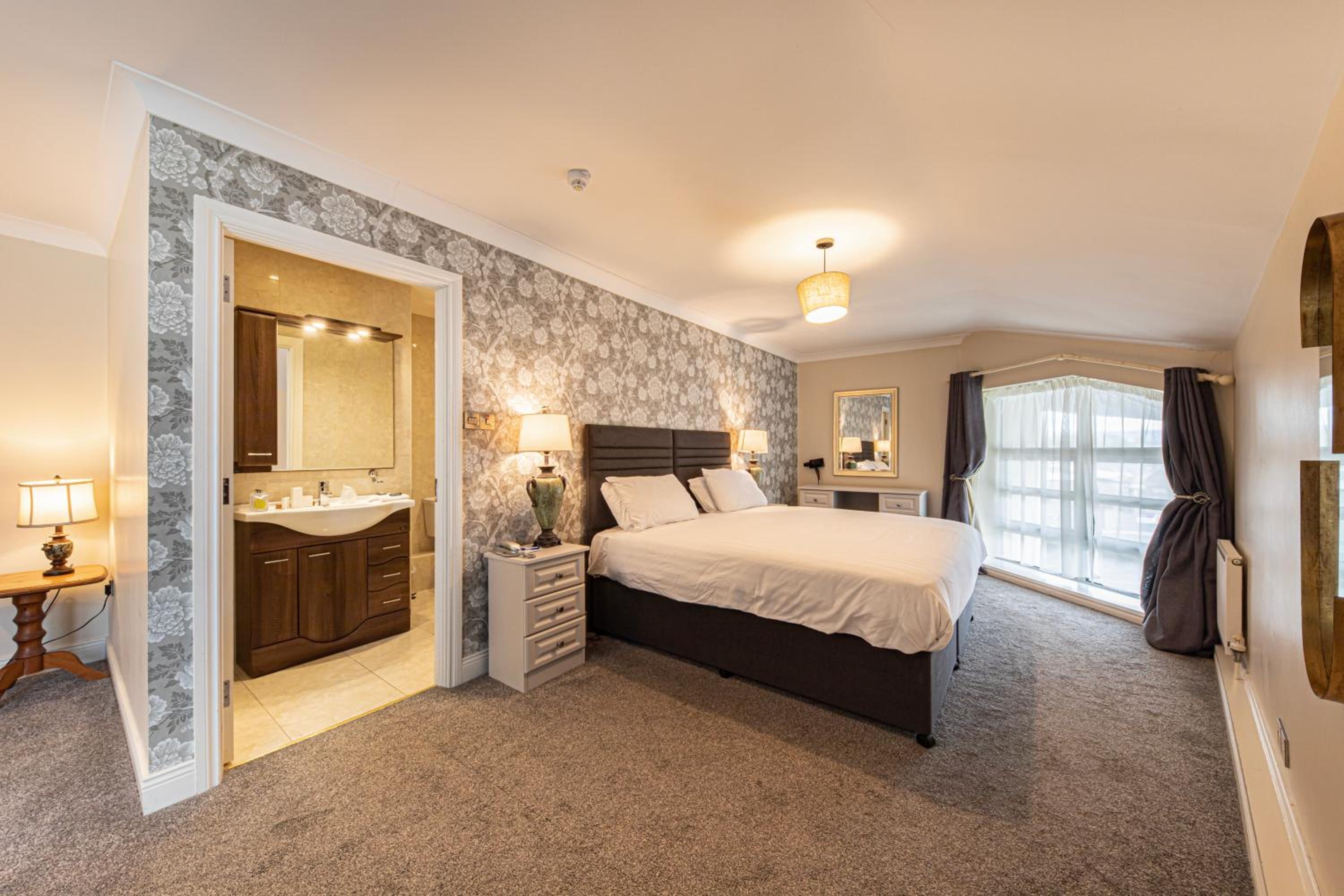 King Room with River View - Photo 25
