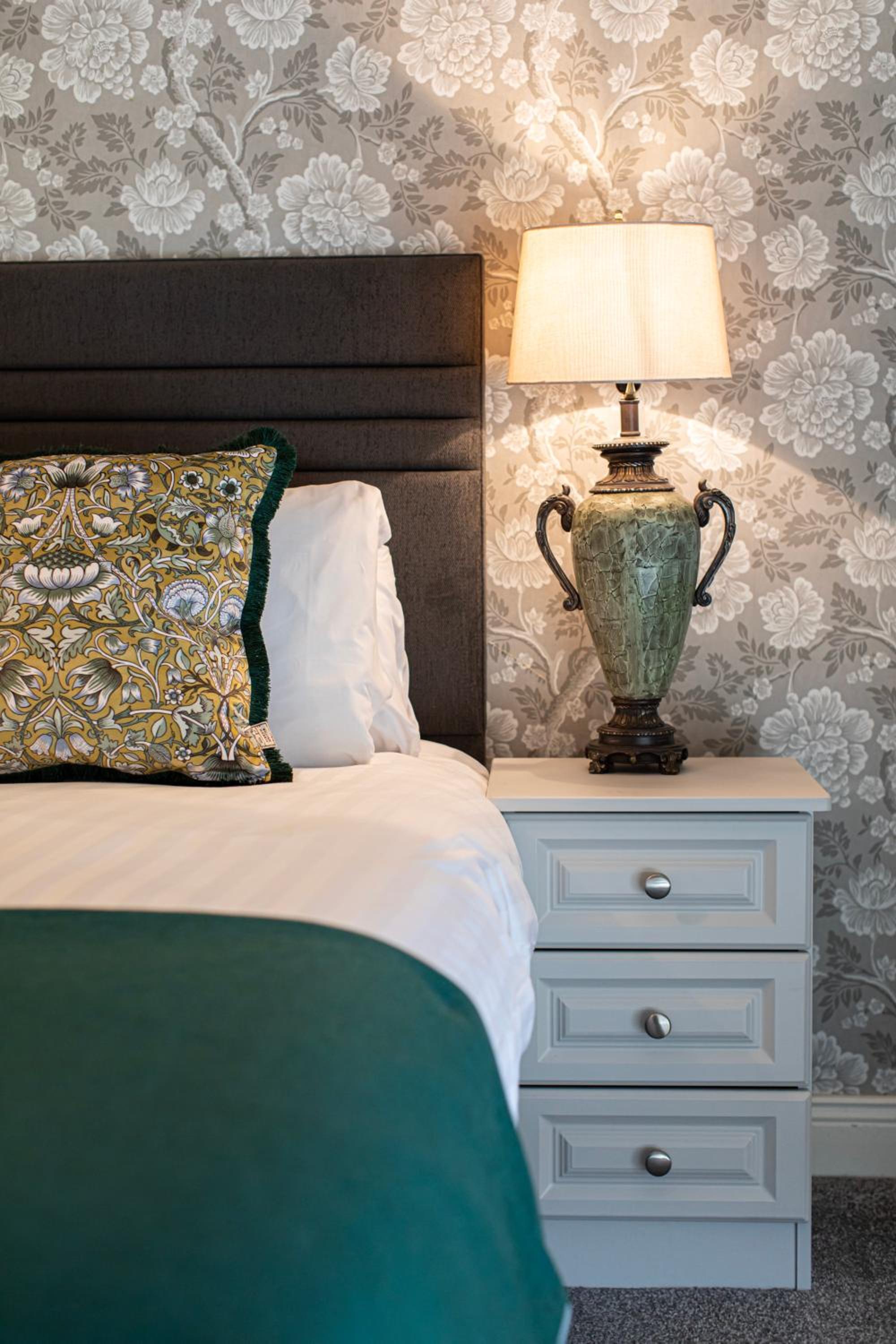 King Room with River View - Photo 7