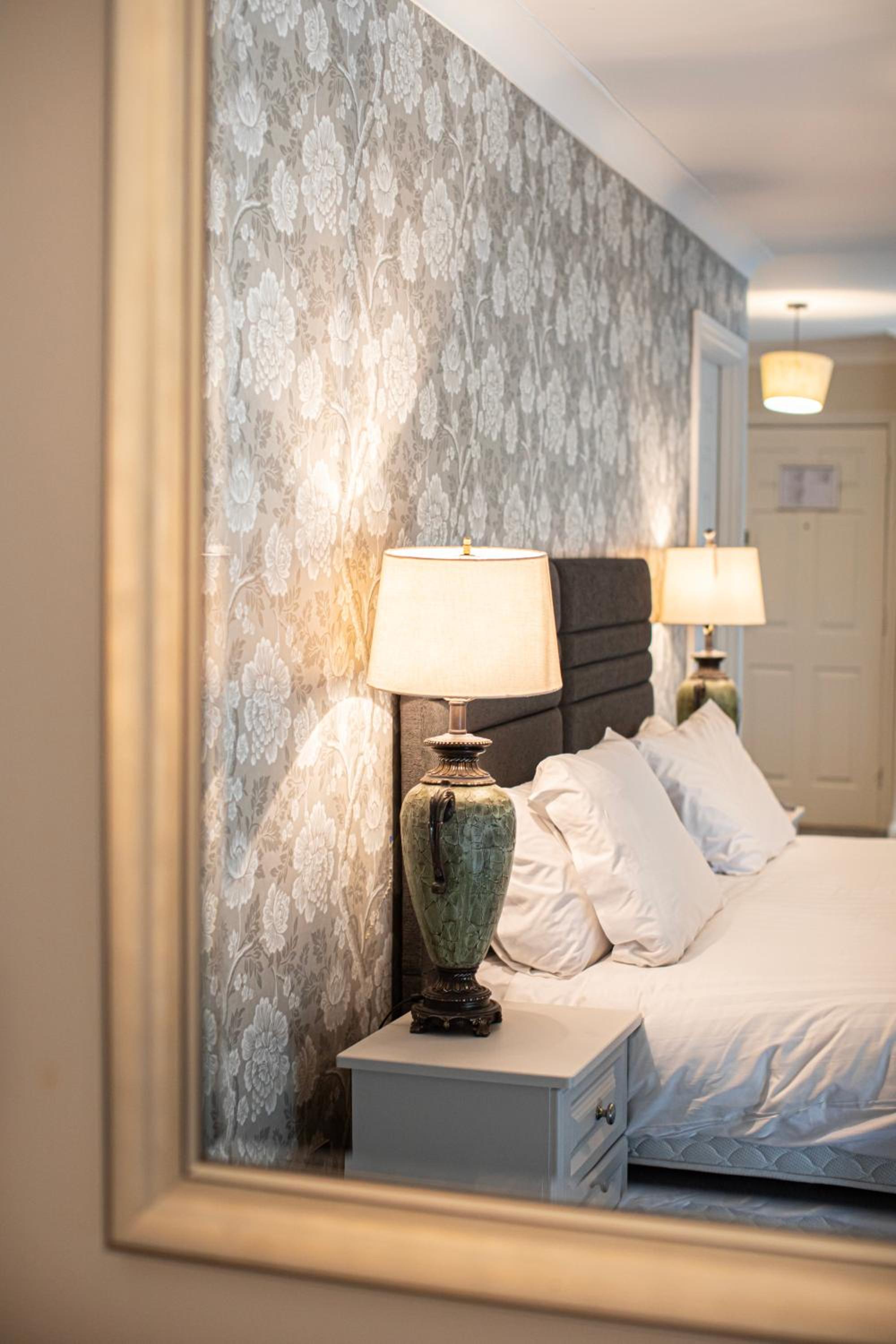King Room with River View - Photo 8