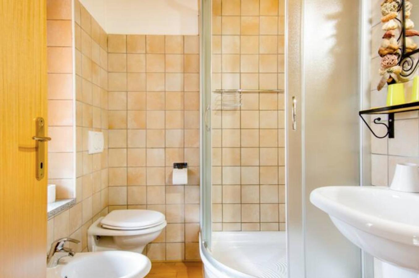 One-Bedroom Suite photo 3