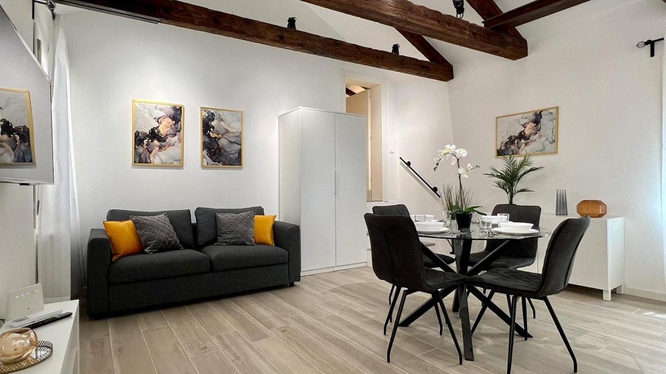 Apartment With Terrace photo 2