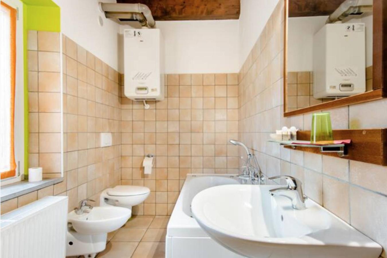 Double Room with Private Bathroom photo 2