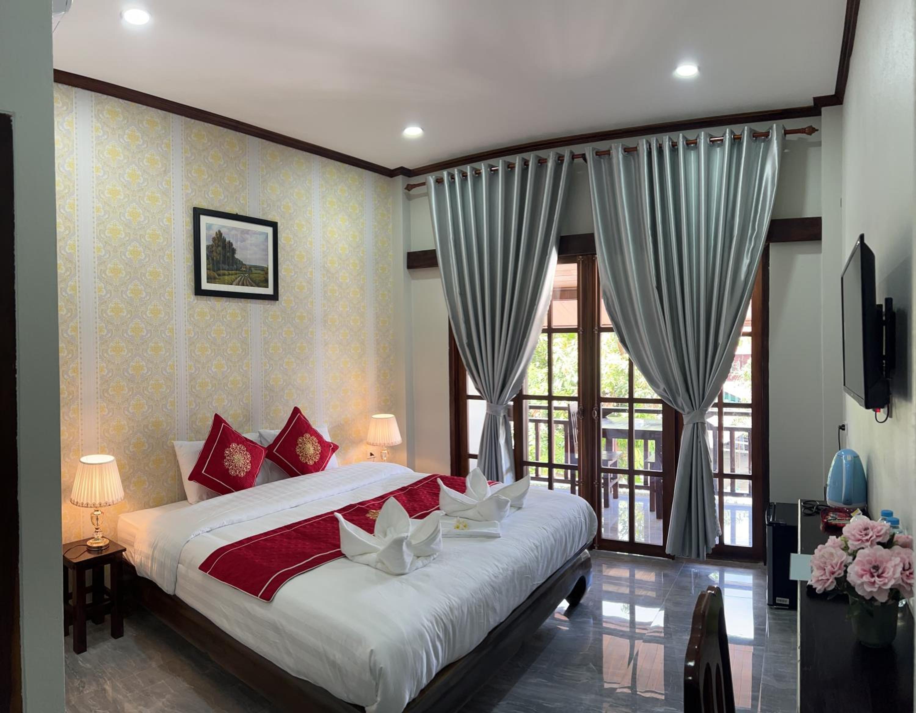 Deluxe Double Room with Balcony photo 1