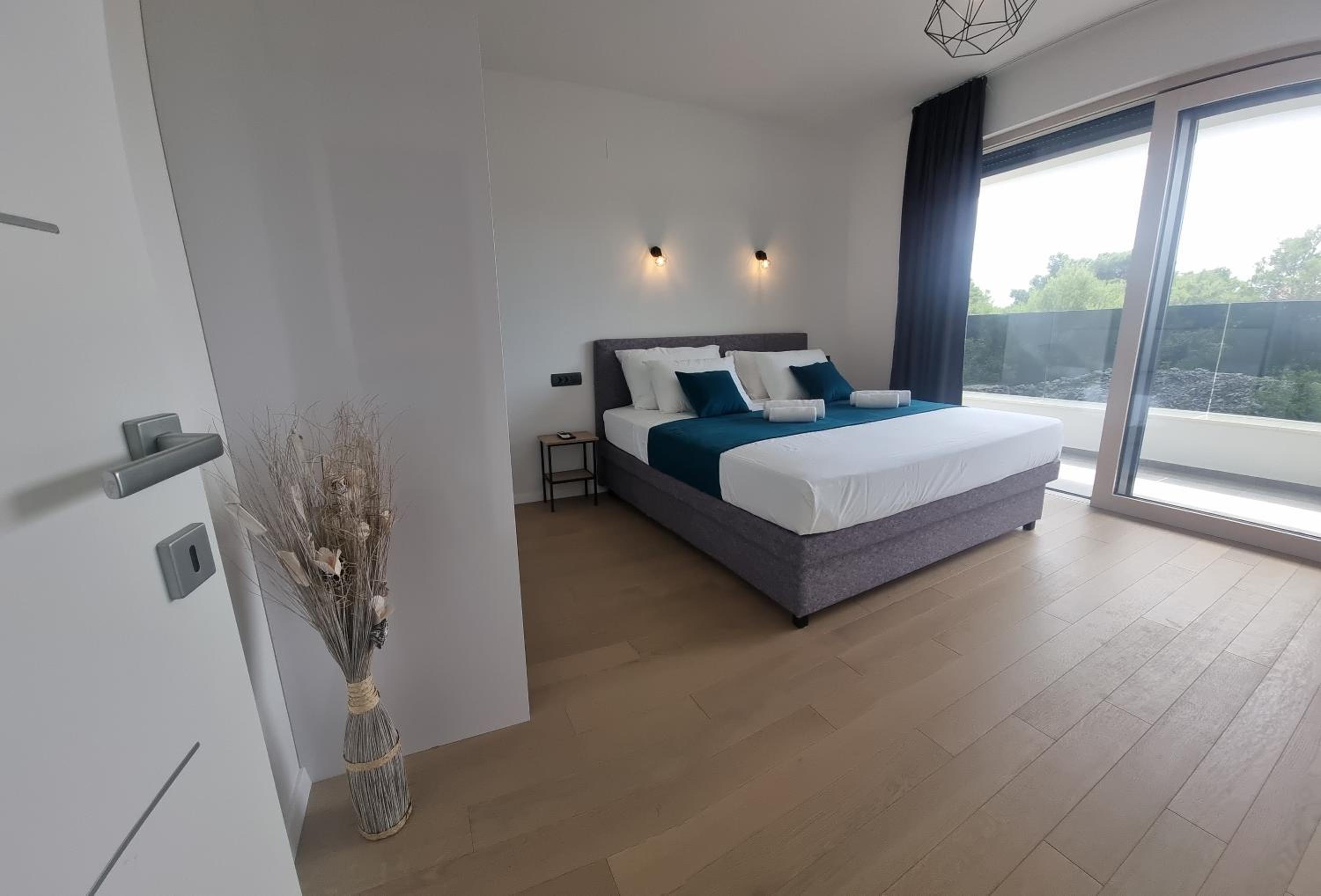 Villa photo 3