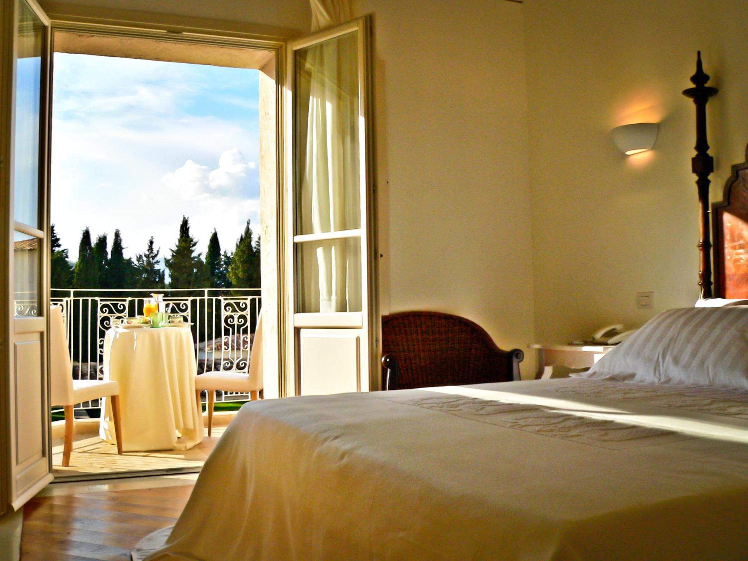 Suite with Spa Bath - Photo 1