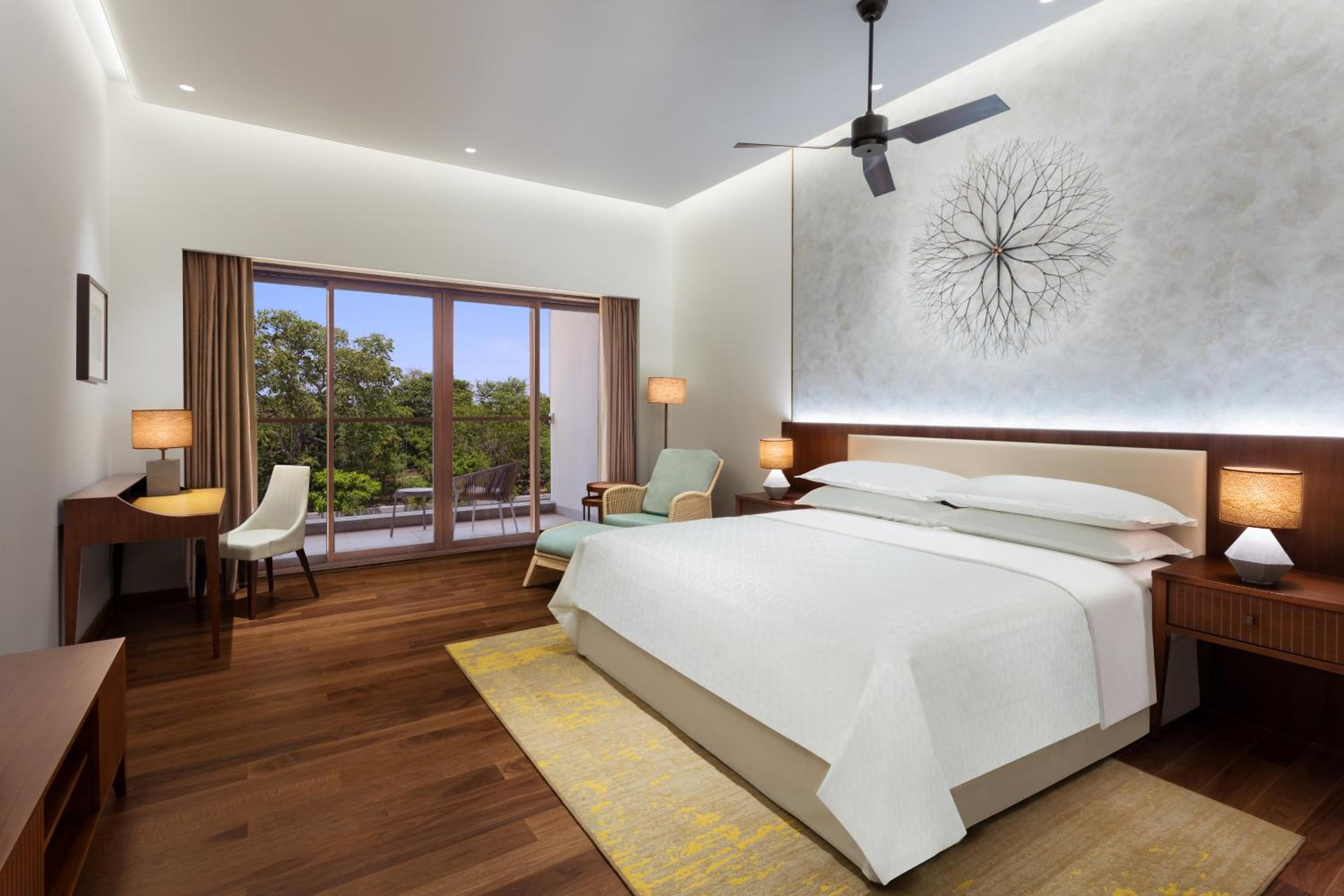 Crocodile View King Bedded Room - Complimentary HiTea by the Beach
