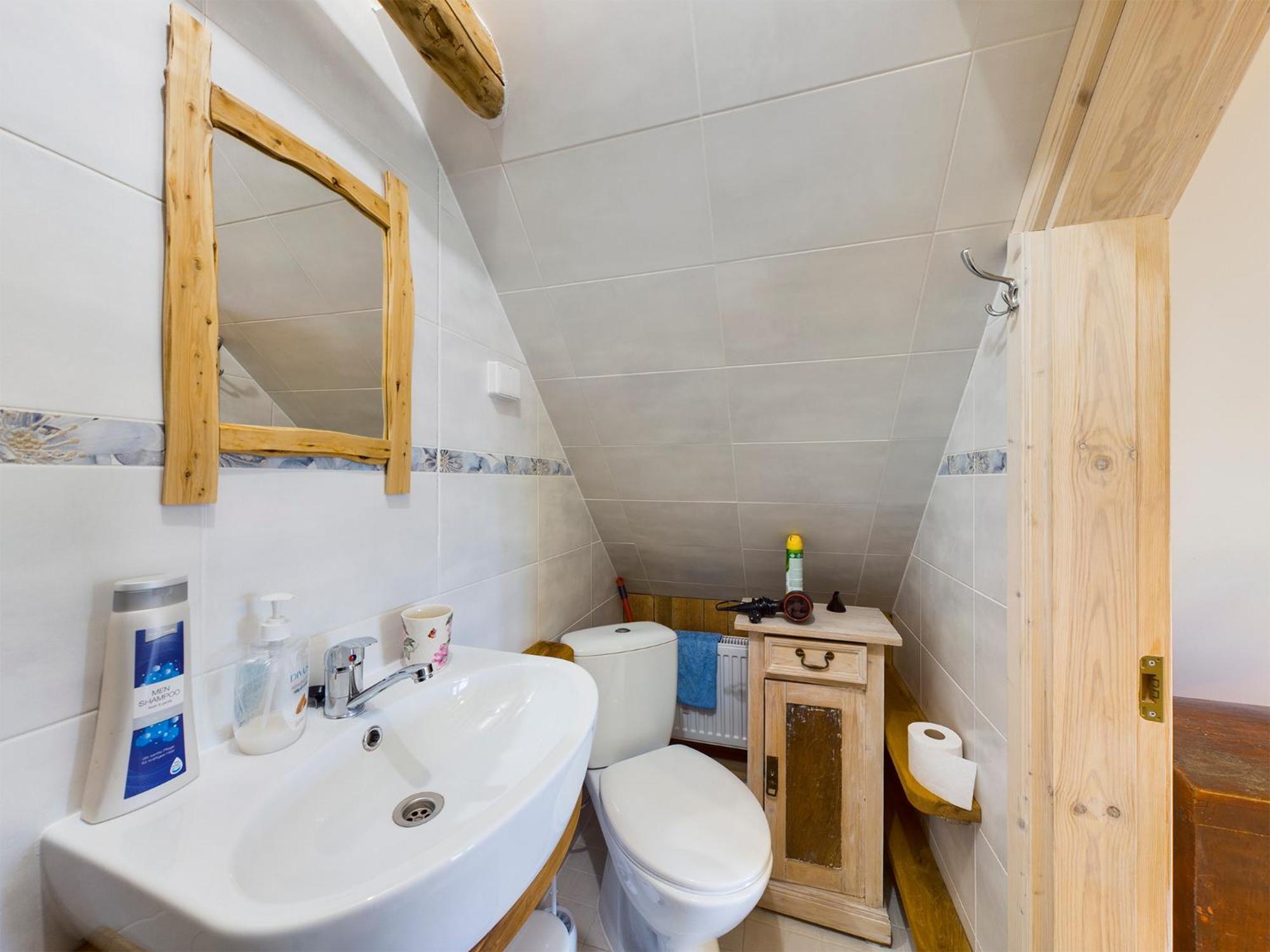 Deluxe Double Room with Balcony - Photo 4