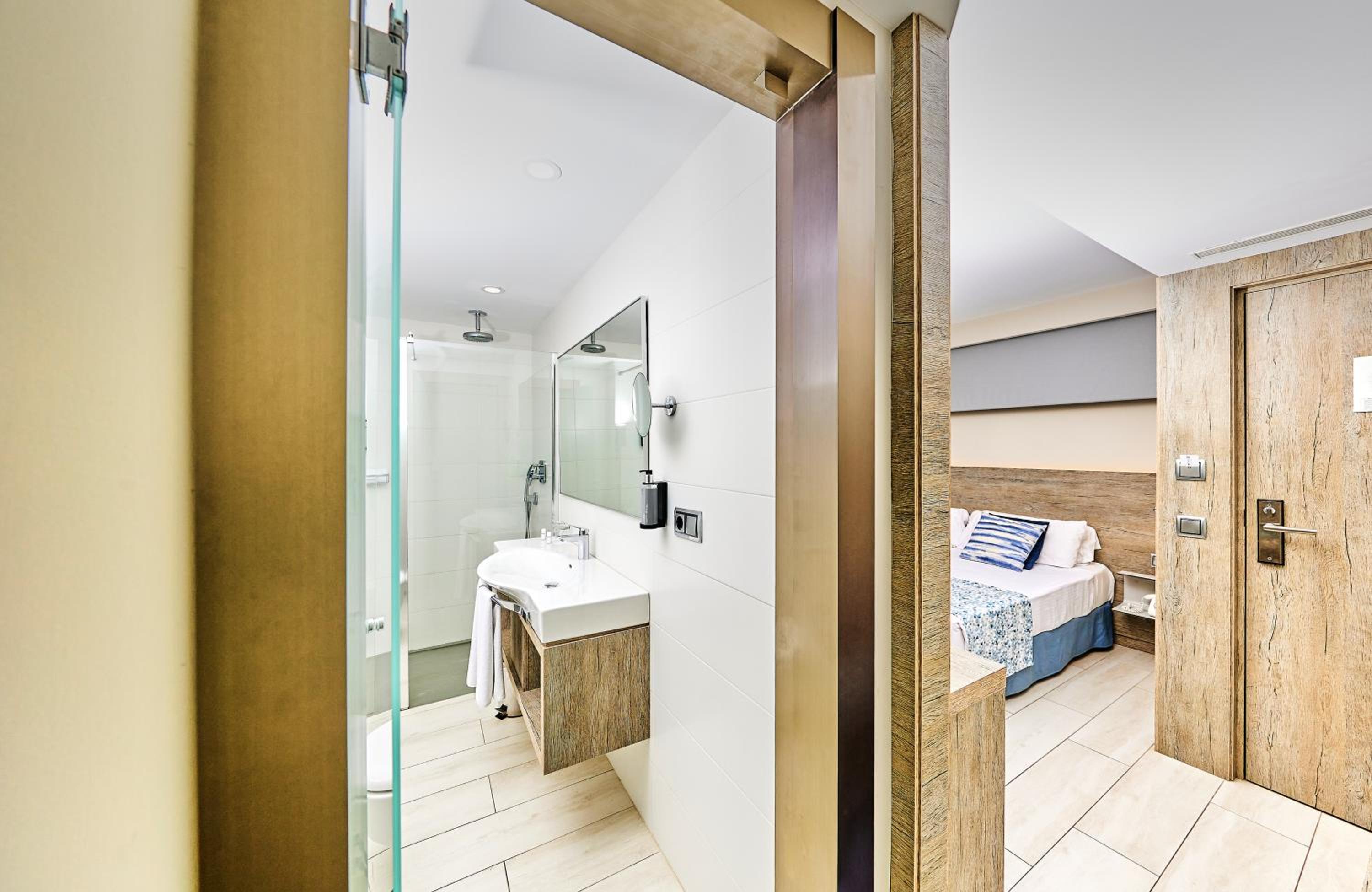 Suite Double Sea View thumbnail 5