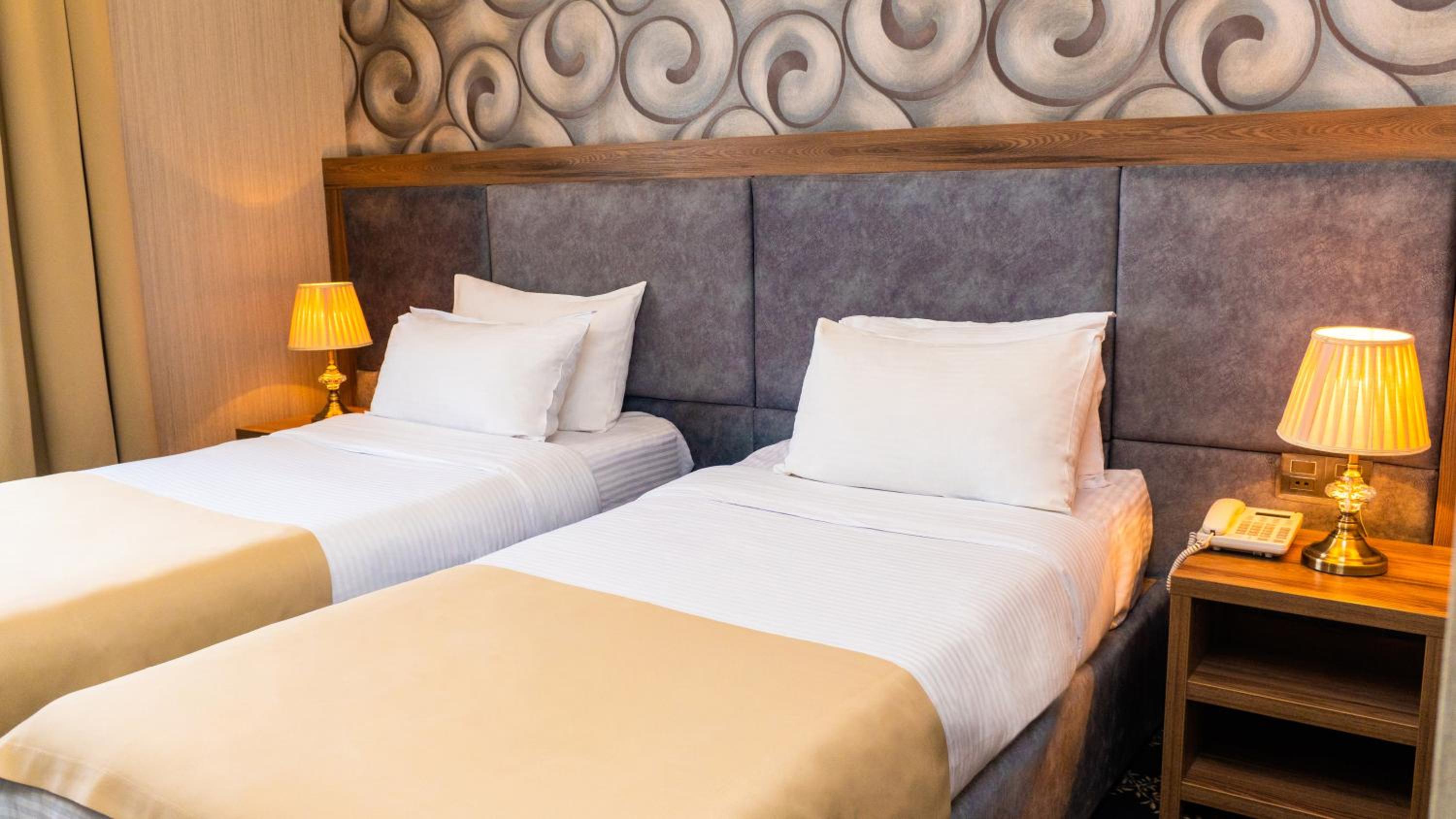 Standard Double or Twin Room - Photo 11