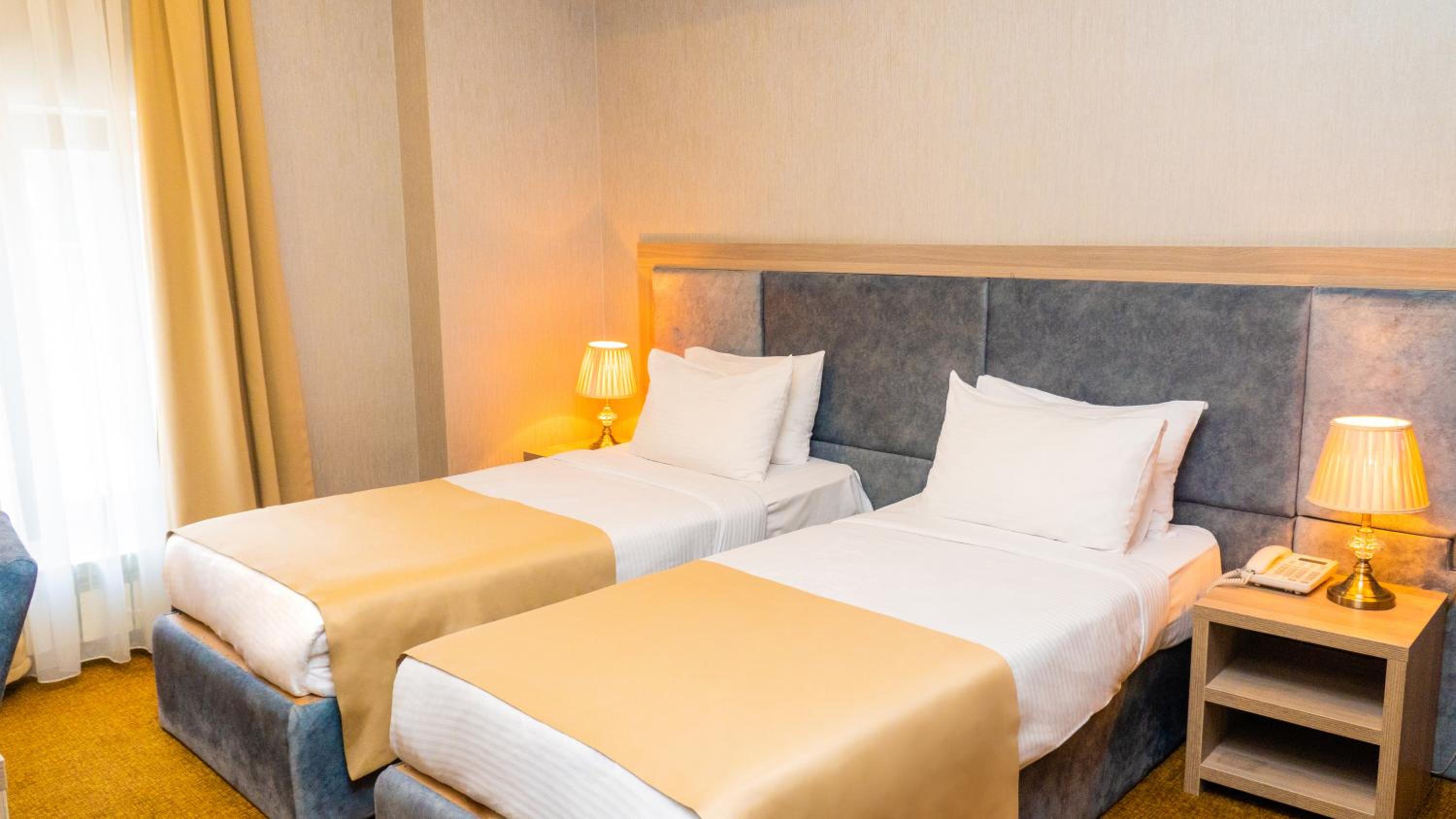 Standard Double or Twin Room - Photo 3