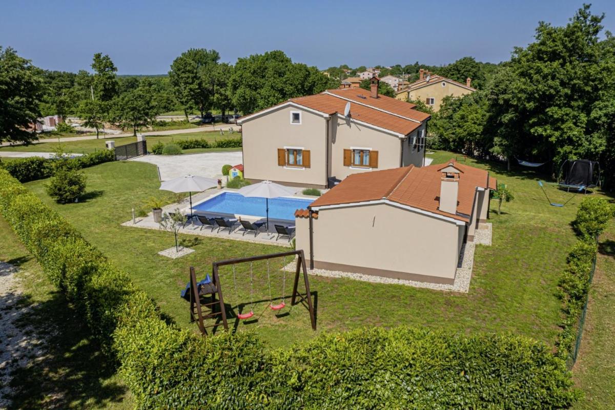 Villa with Private Pool photo 3