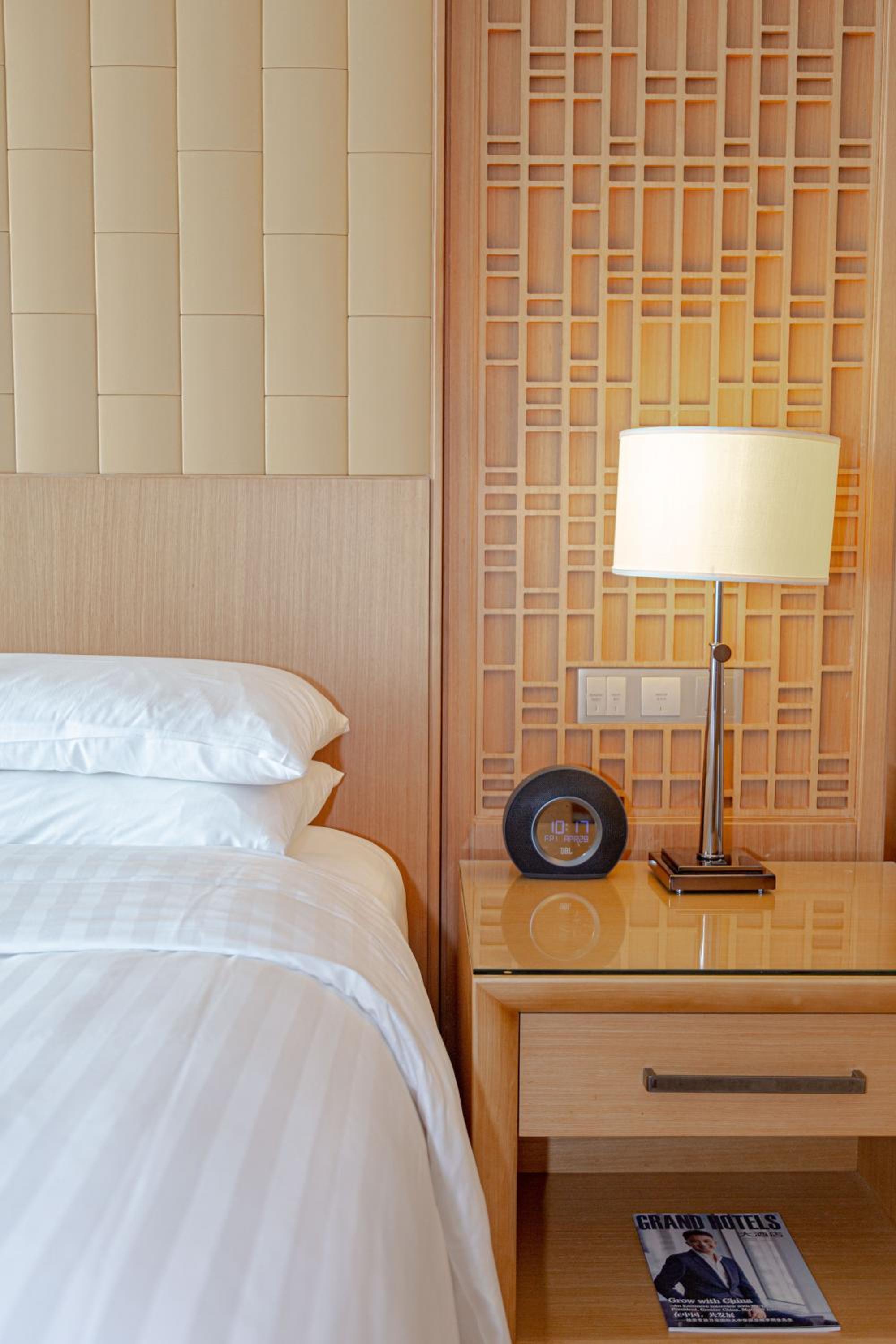 Club Deluxe Ocean King, Executive level, Guest room