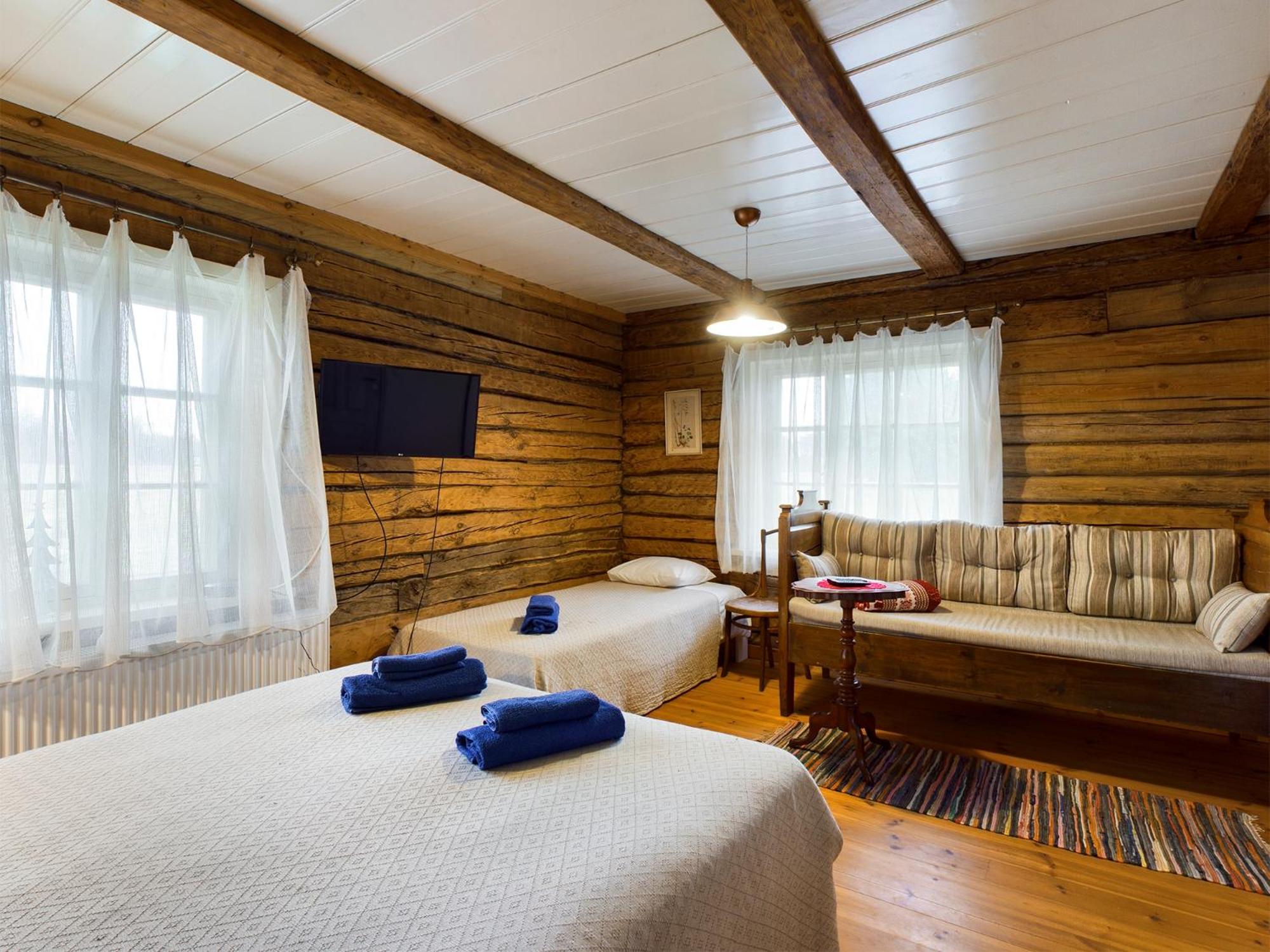 Triple Room with Private Bathroom photo 3