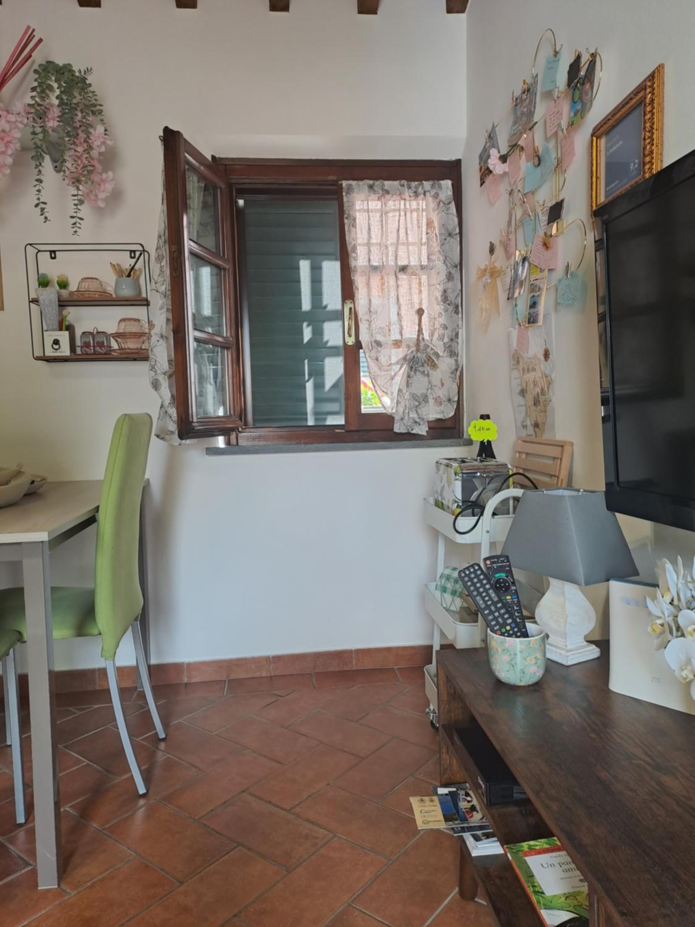 One-Bedroom Apartment - Photo 12