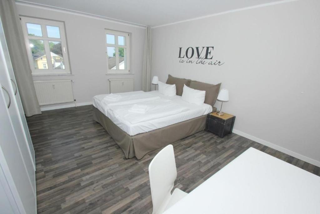 Two-Bedroom Apartment with Balcony photo 3
