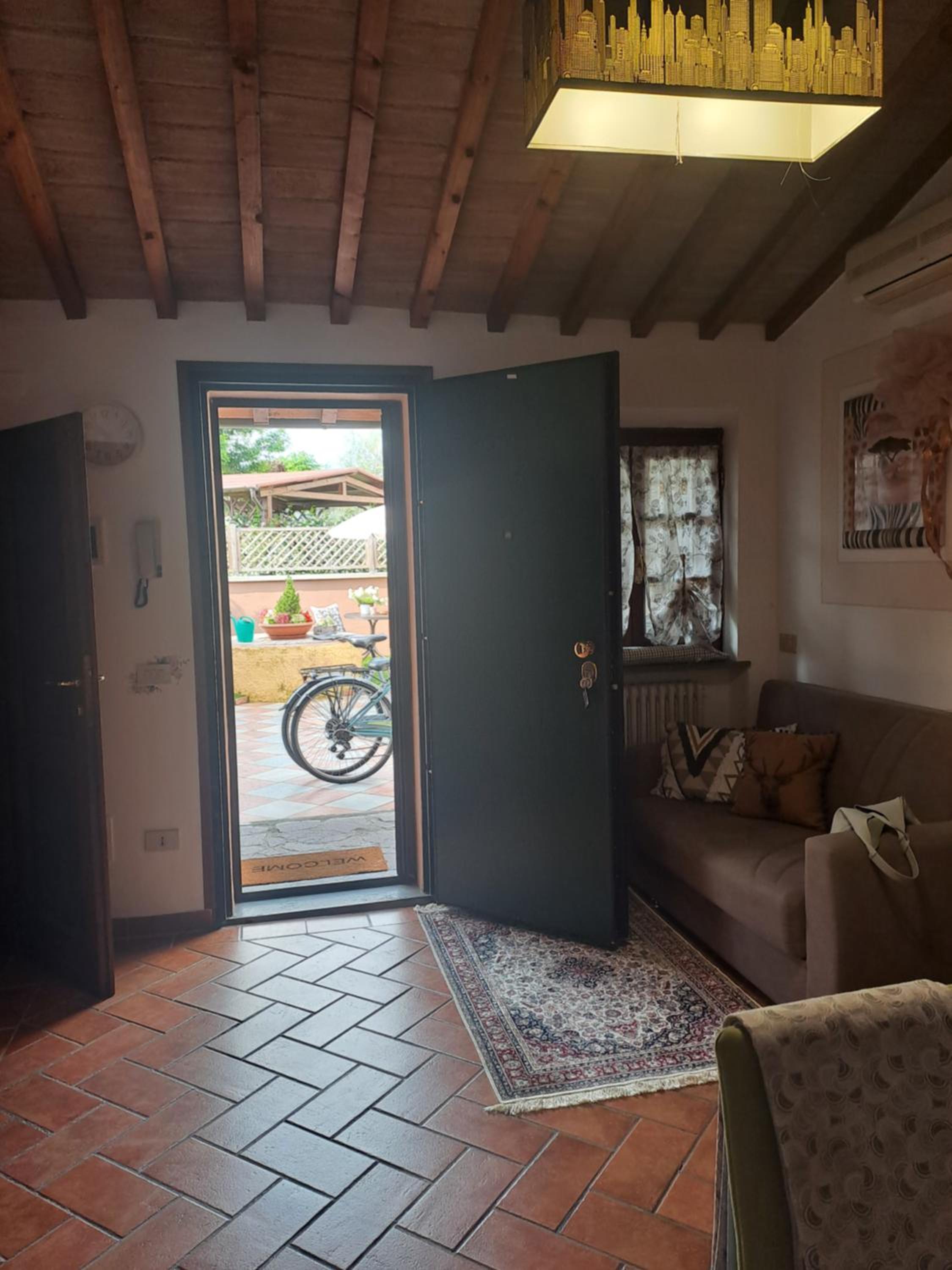 One-Bedroom Apartment - Photo 9