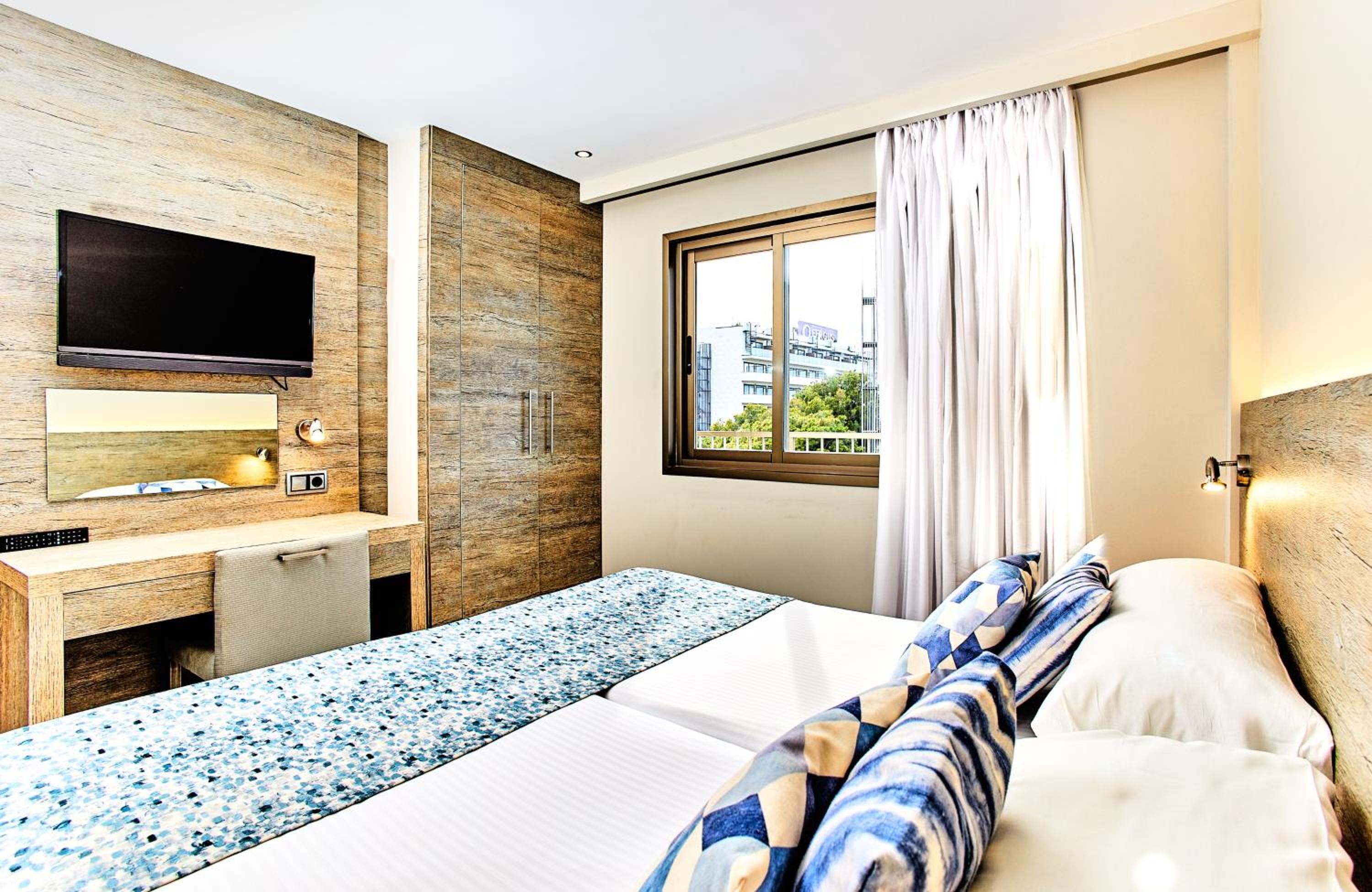 Apartment (Quintuple)