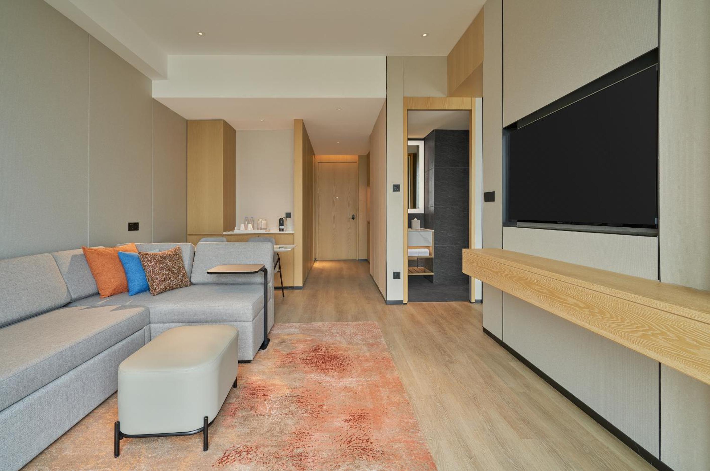 Family Twin Suite with Two Twin Beds and Ocean View photo 3