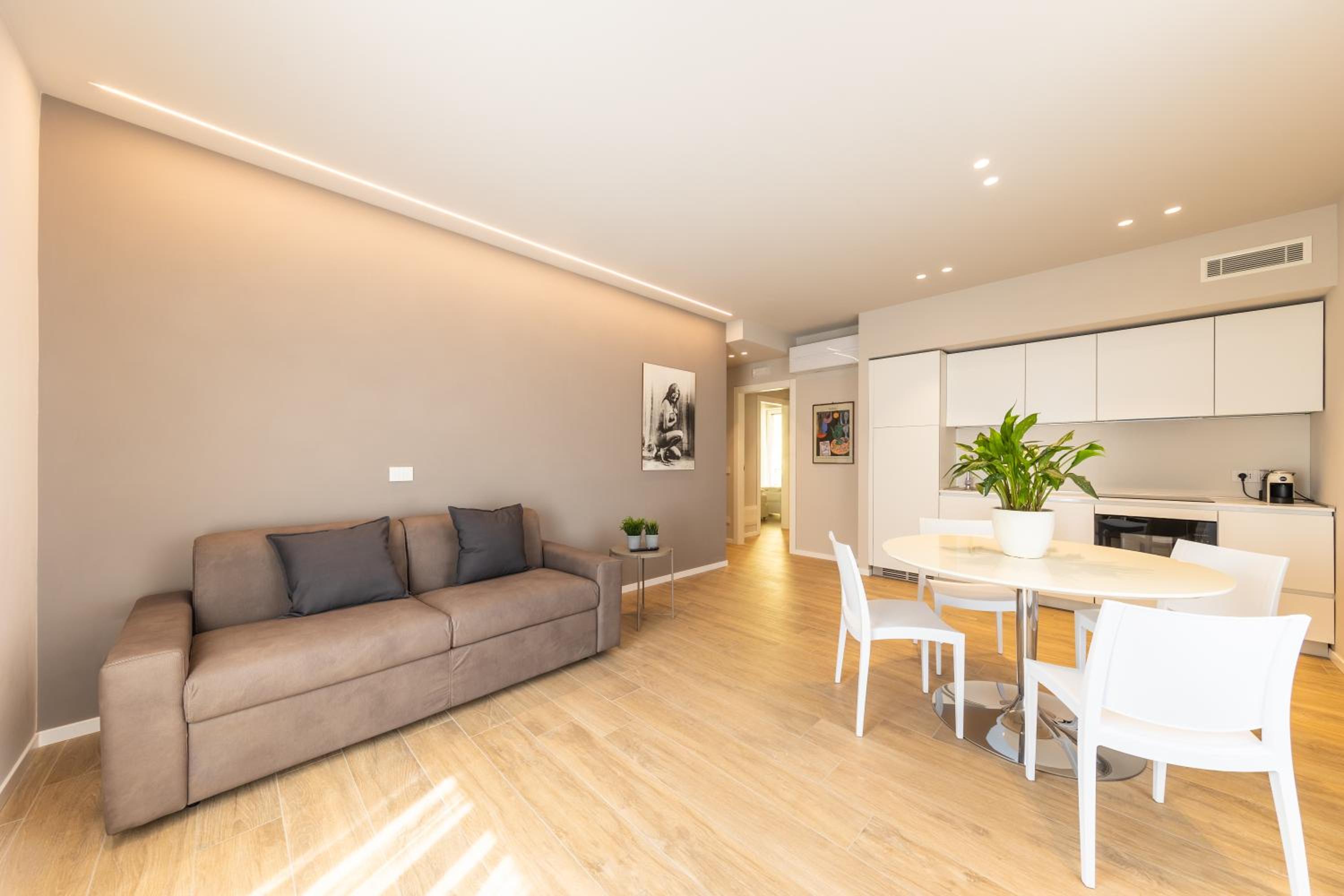 Apartment with Lake View