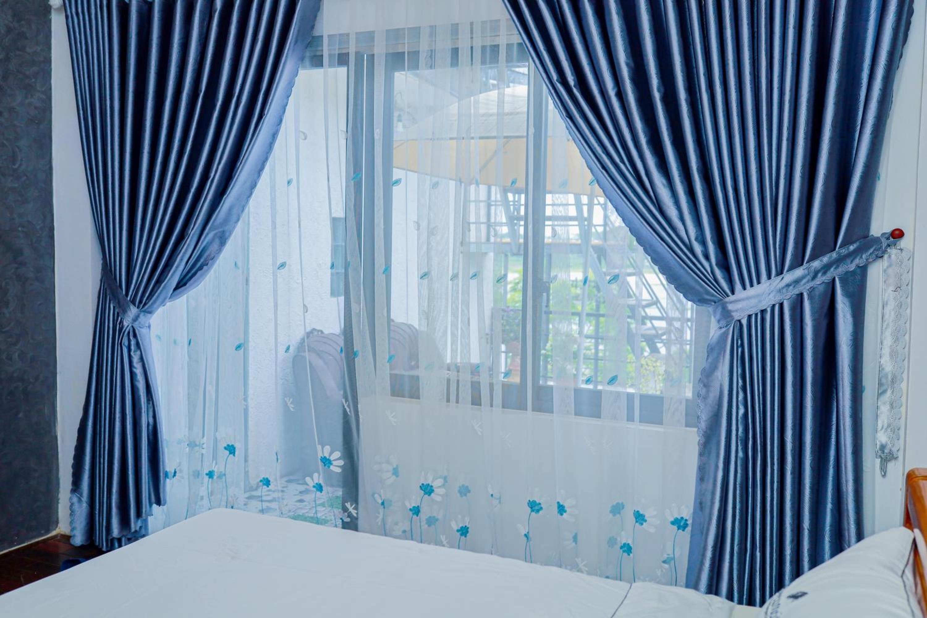 Deluxe Double Room with Balcony - Photo 5