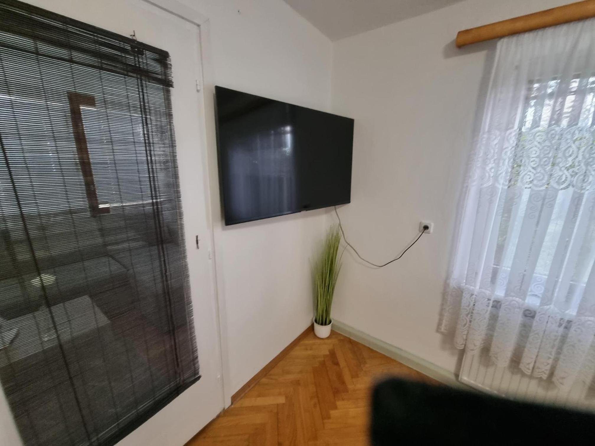 Deluxe Double Room with Shower photo 3
