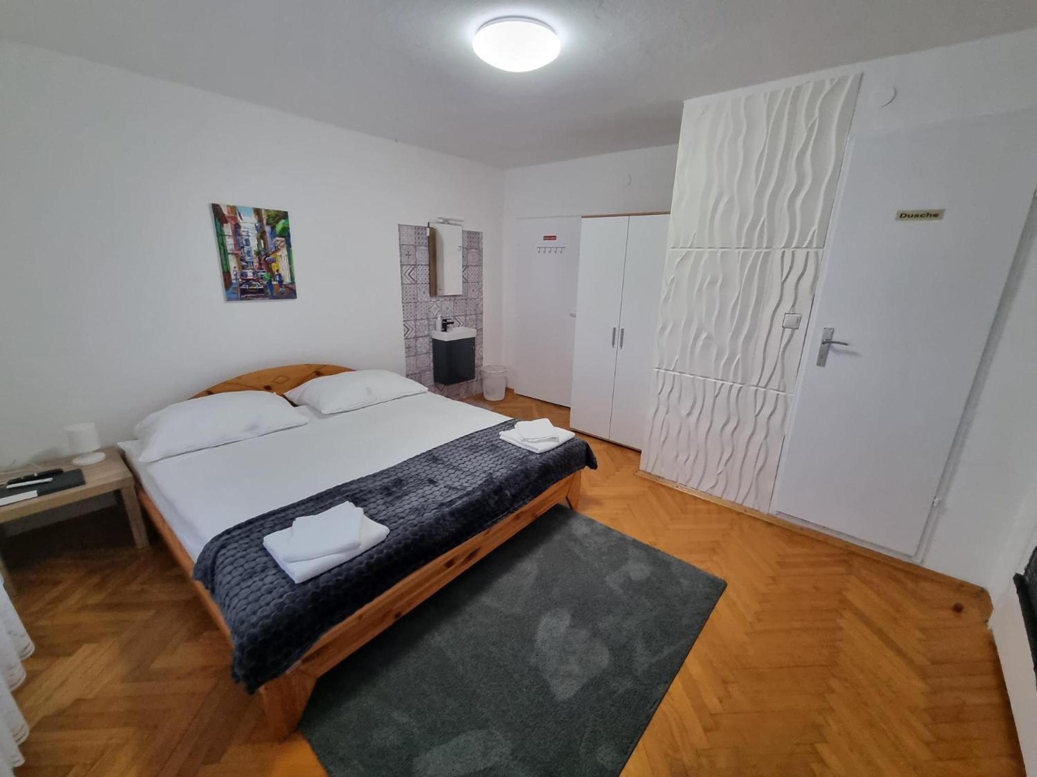 Deluxe Double Room with Shower photo 1