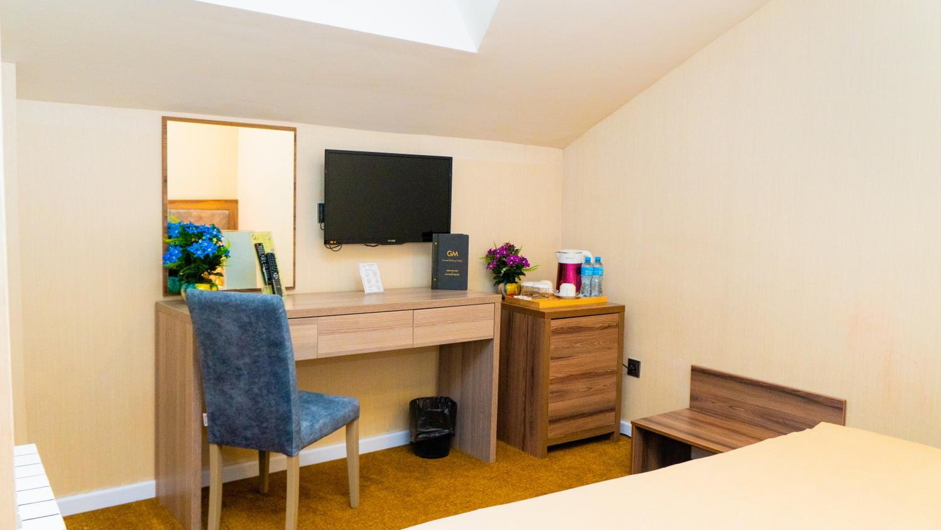 Budget Double or Twin Room - Photo 6