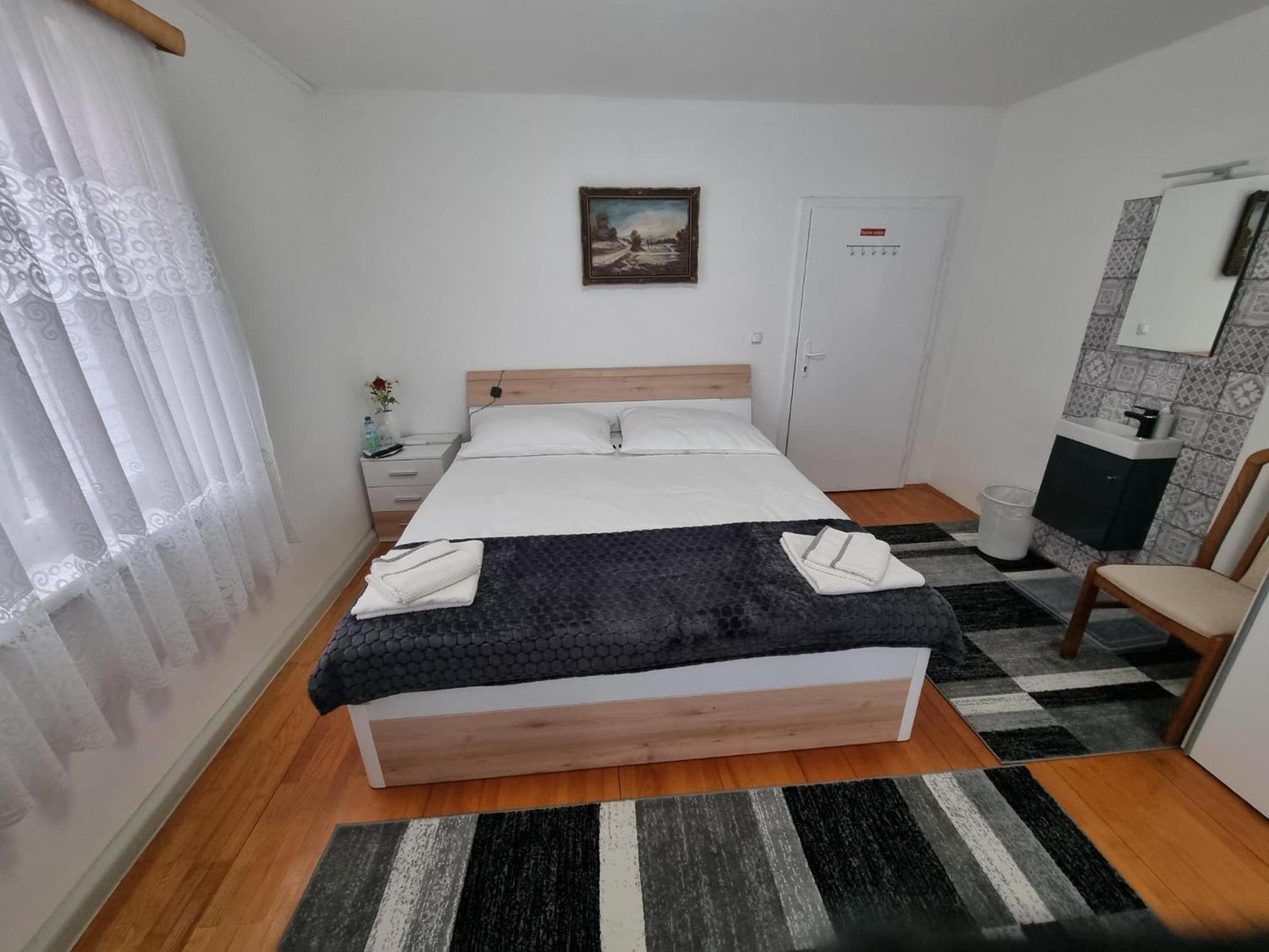 Double Room with Private Bathroom photo 1