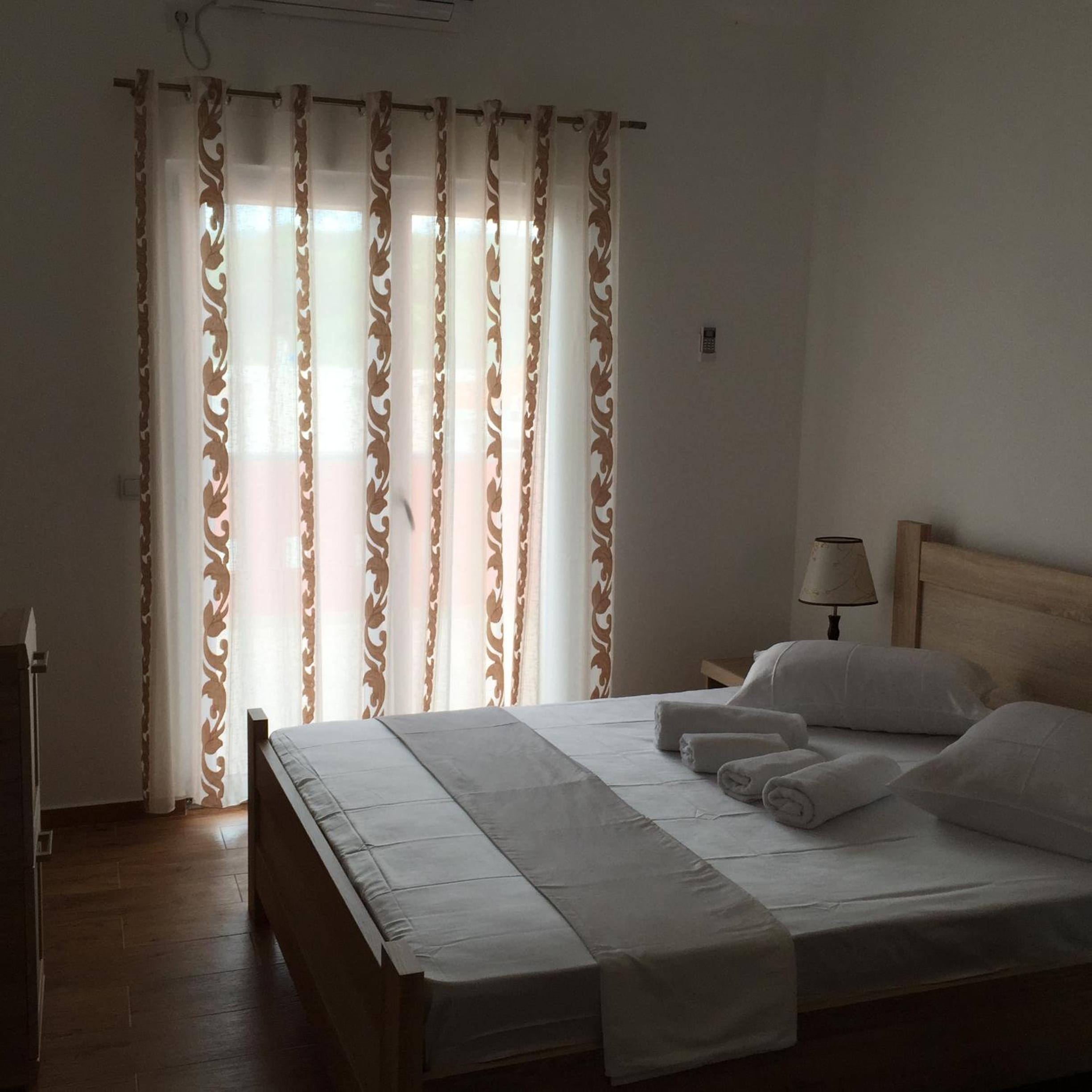 Deluxe Two-Bedroom Apartment with Terrace and Sea View - Photo 34
