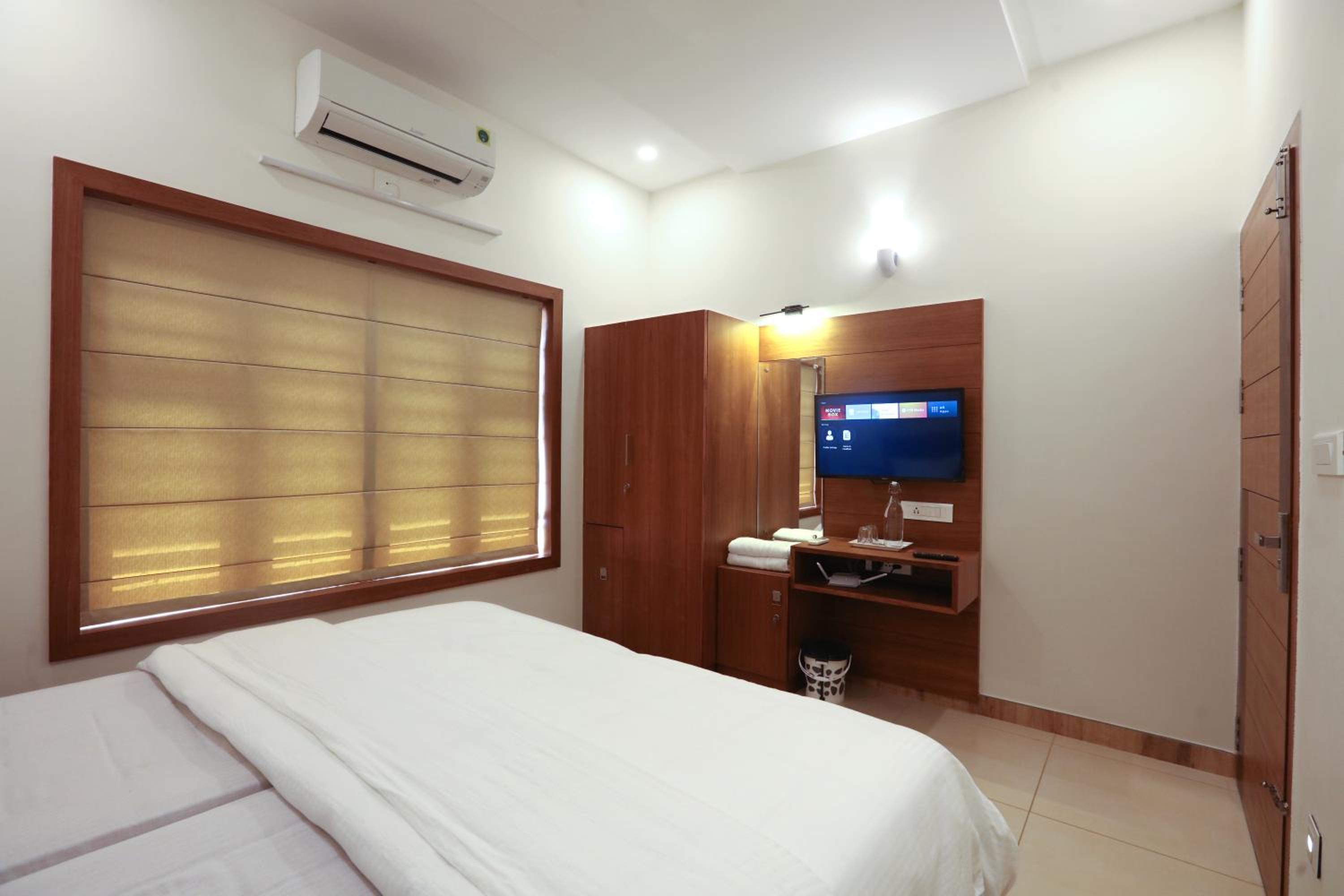 Double Room with Private Bathroom - Photo 1