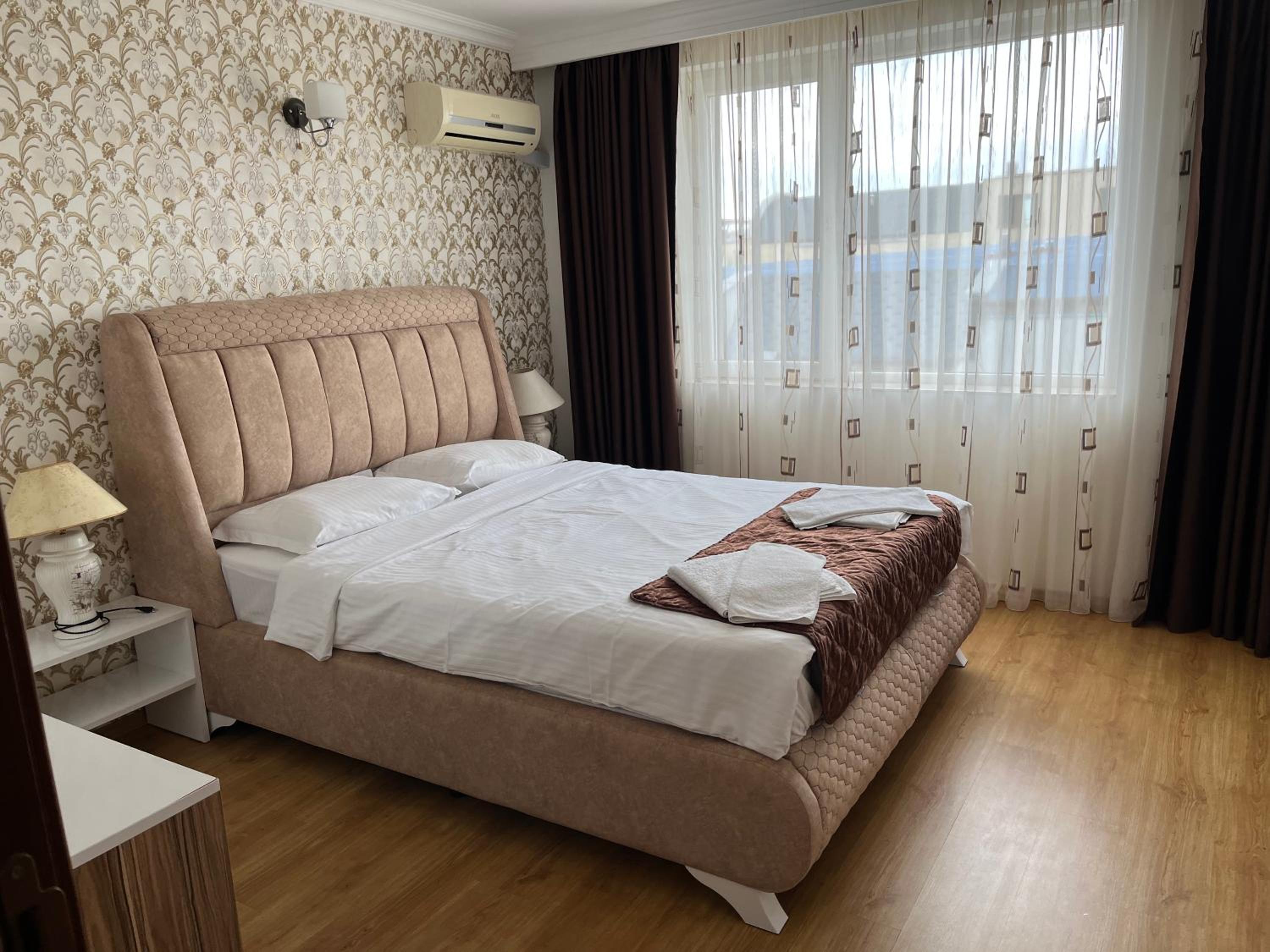 Two-Bedroom Apartment with Balcony photo 2