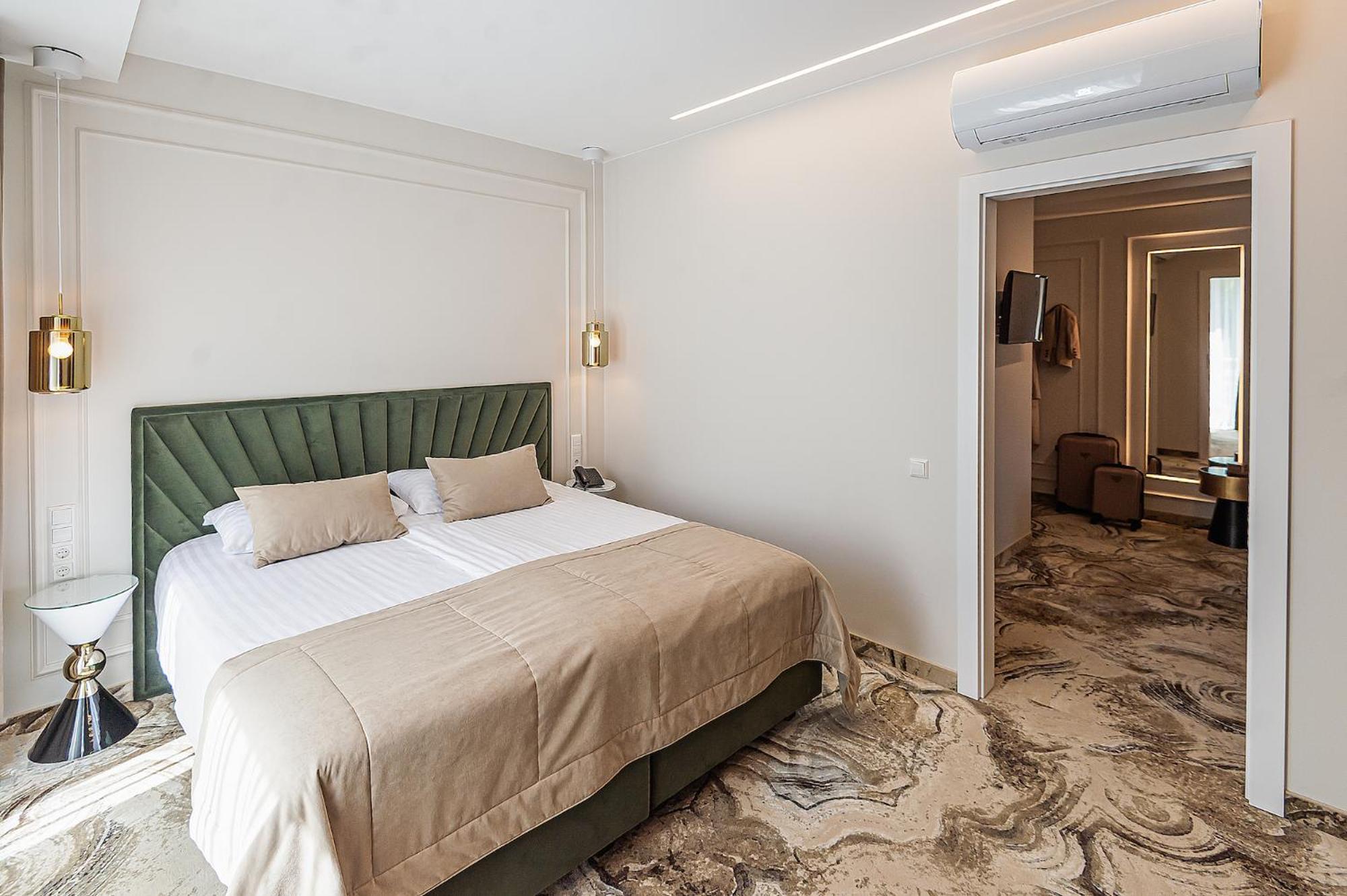 Family Suite with Morning Spa Access - Photo 3
