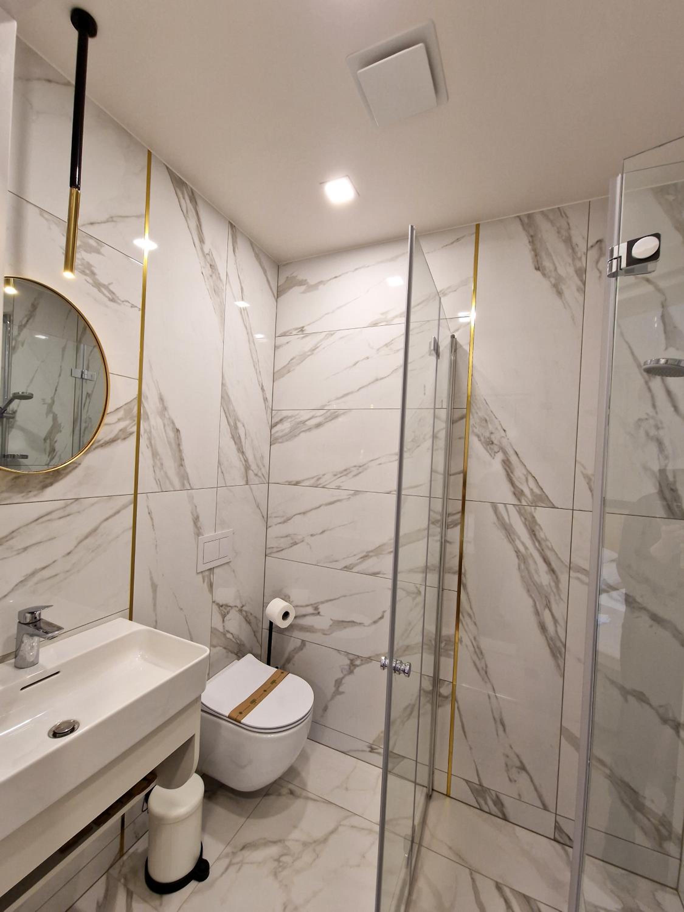 Double or Twin Room with Shower - Photo 3