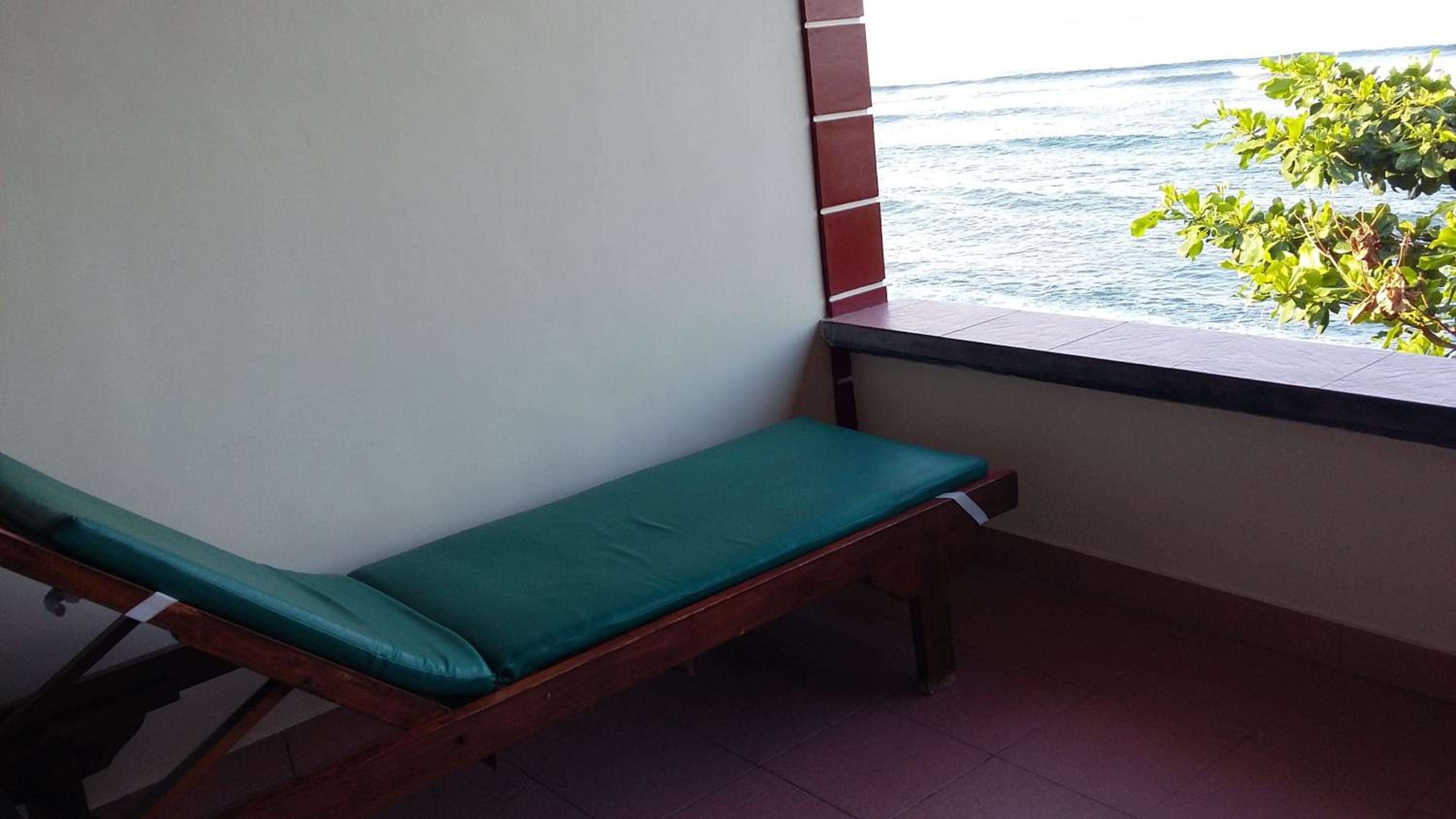 Deluxe Twin Room with Sea View photo 2