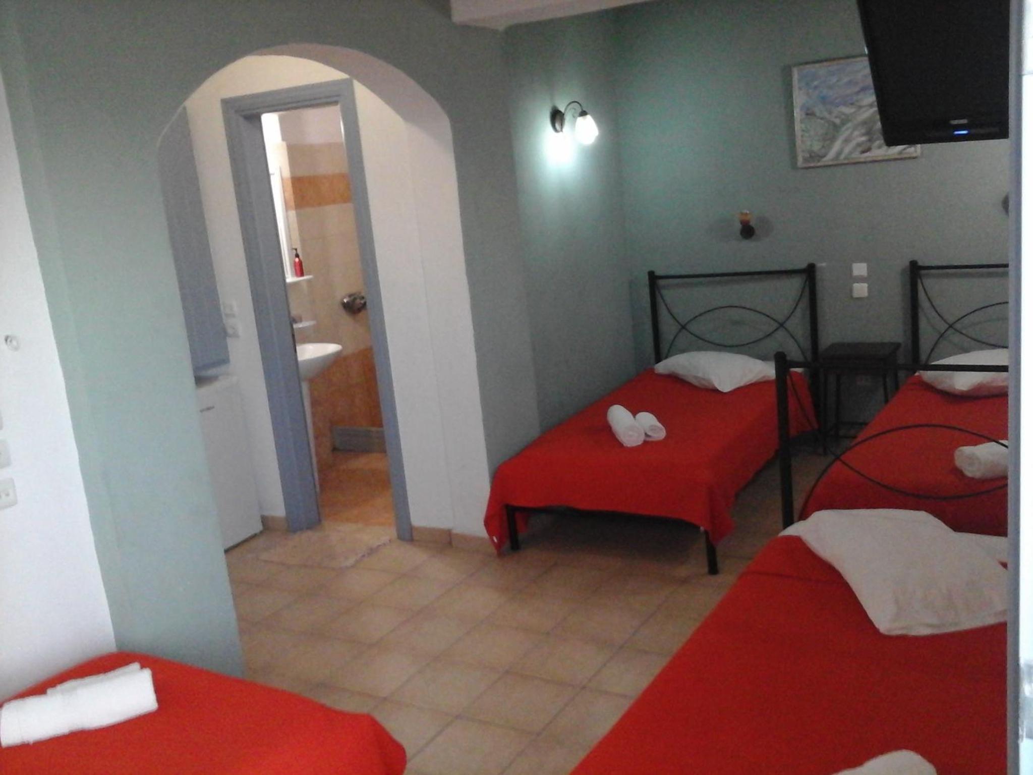 Quadruple Room - Photo 5