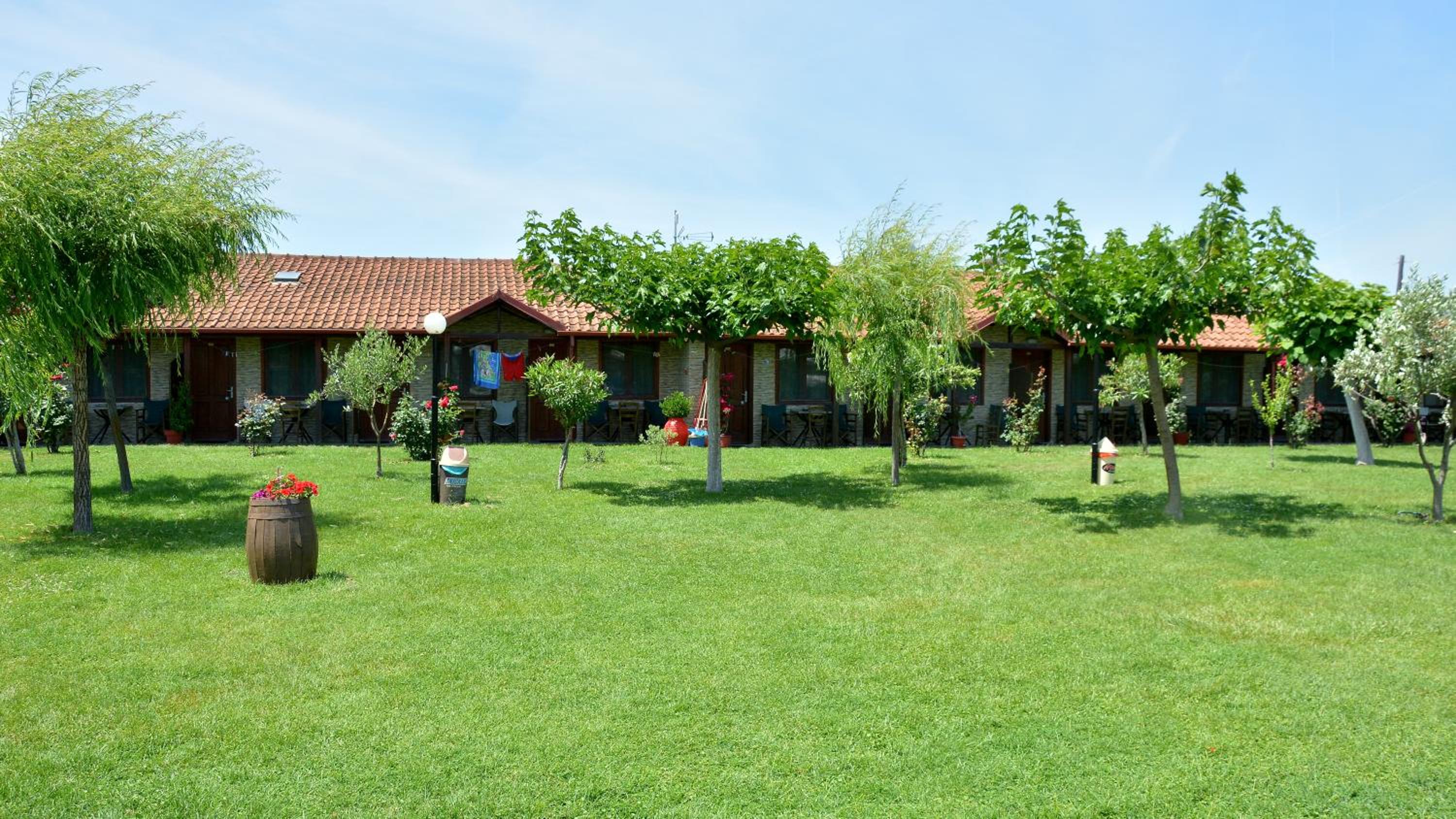 Bungalow with Garden View and Pool view - Photo 9