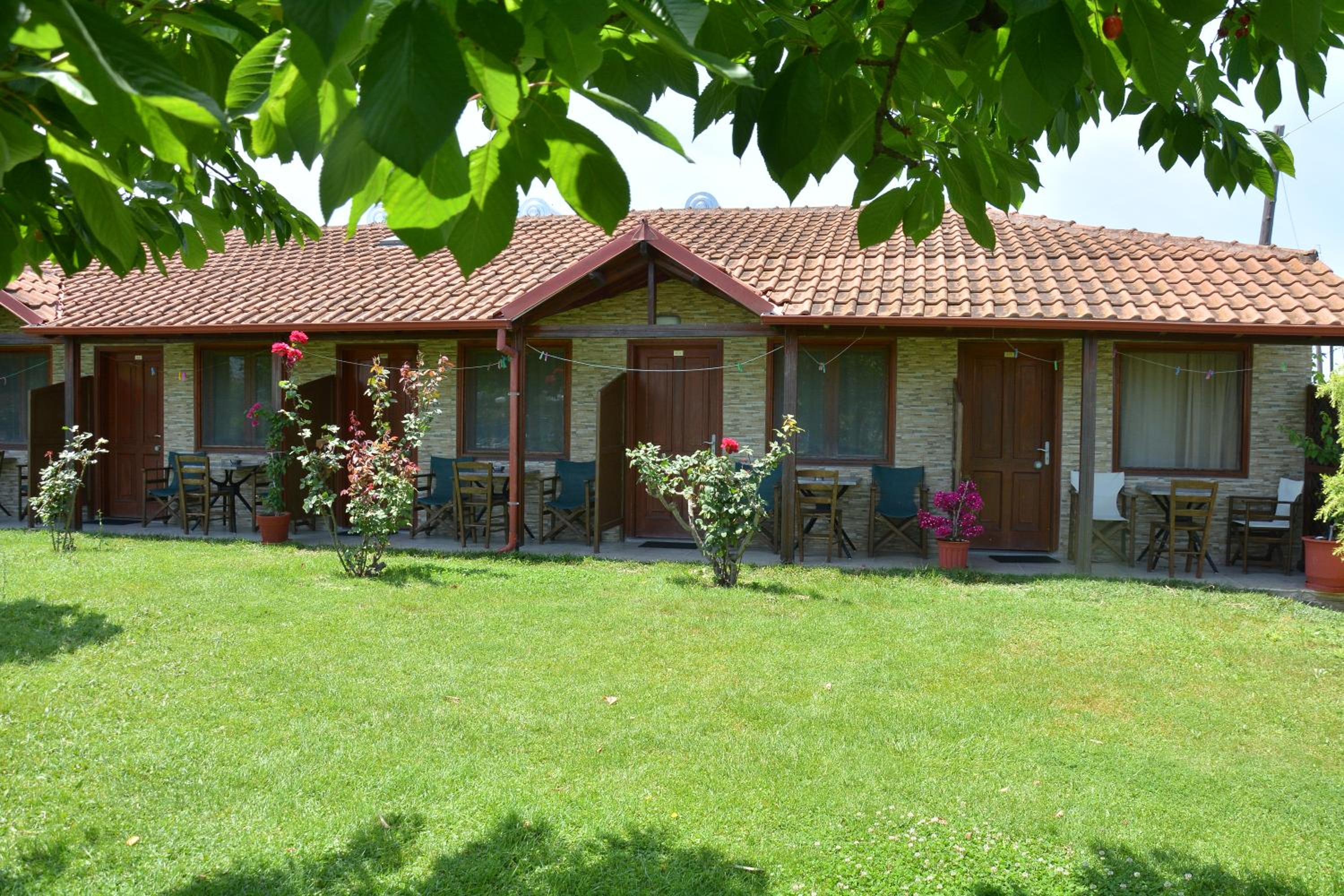Bungalow with Garden View and Pool view - Photo 4