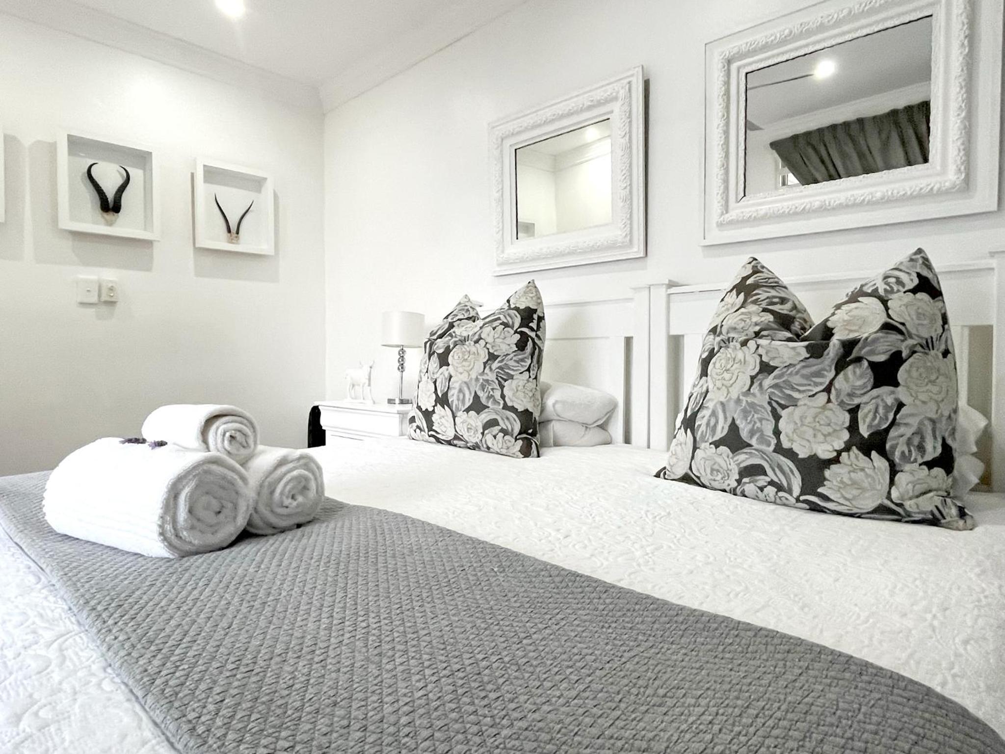 Classic Double Room - Photo 9