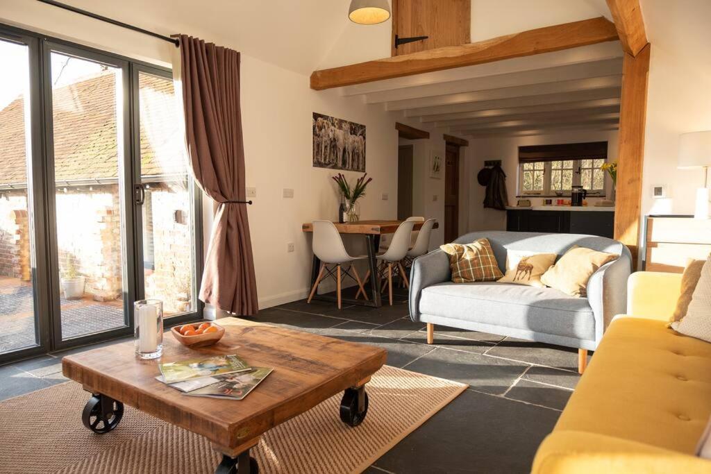 One-Bedroom House photo 1