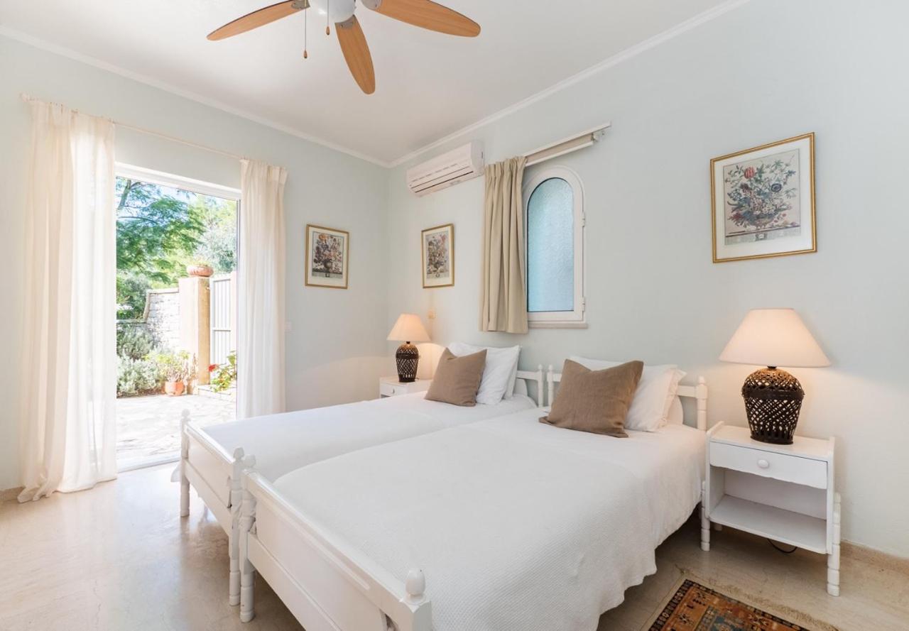 Three-Bedroom Villa photo 2