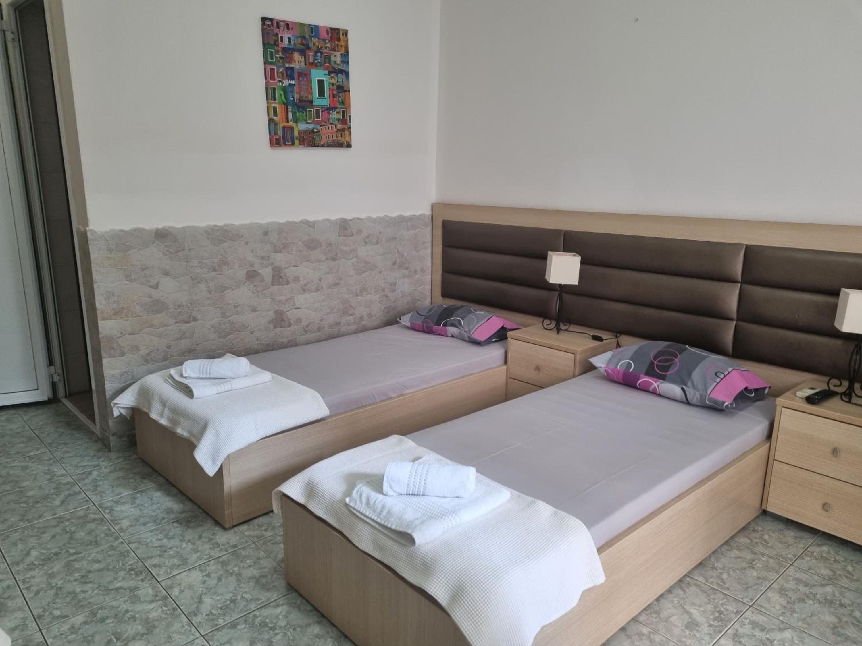 Double or Twin Studio (2 Adults)