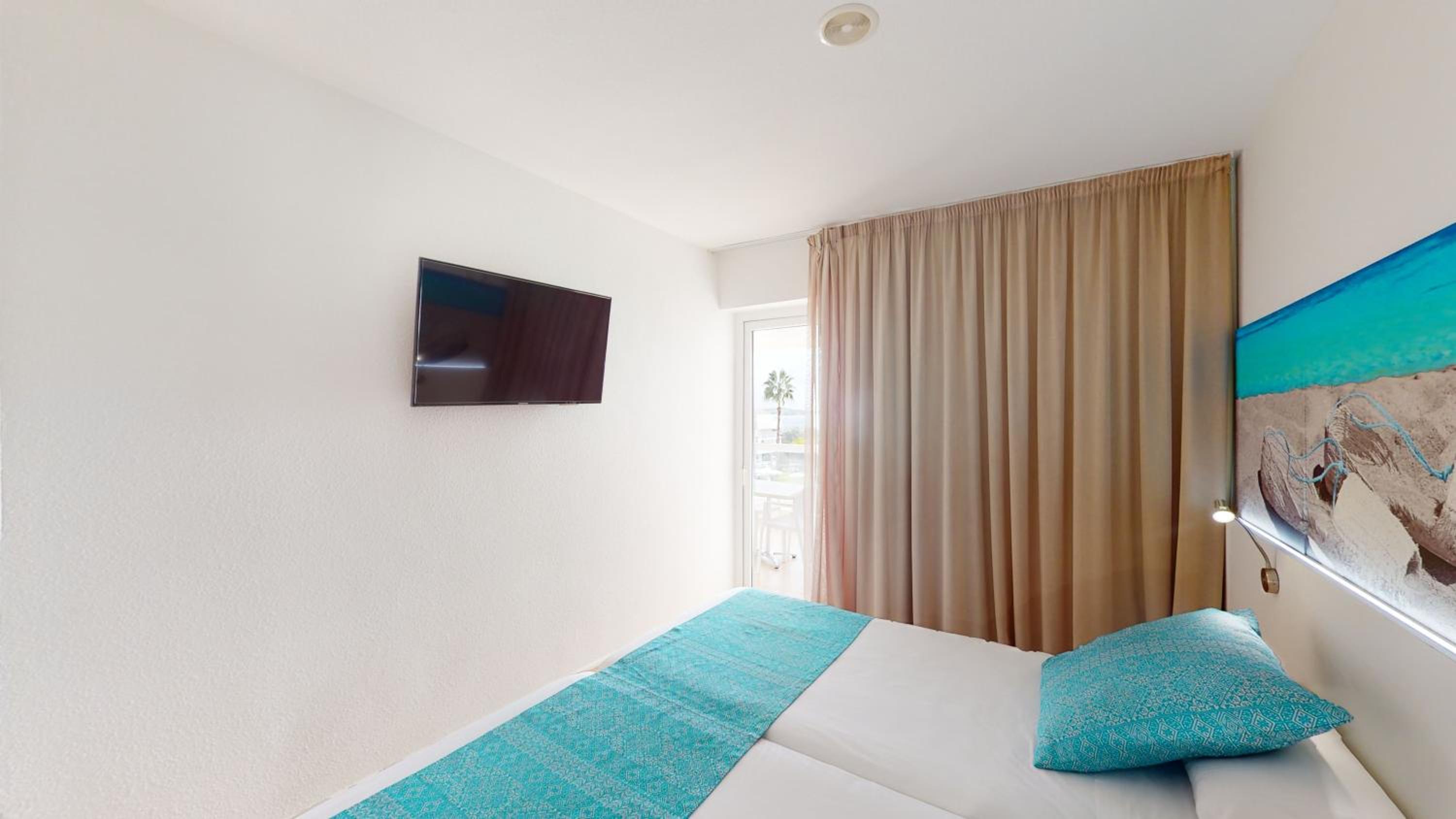 Suite with Front Sea View photo 2