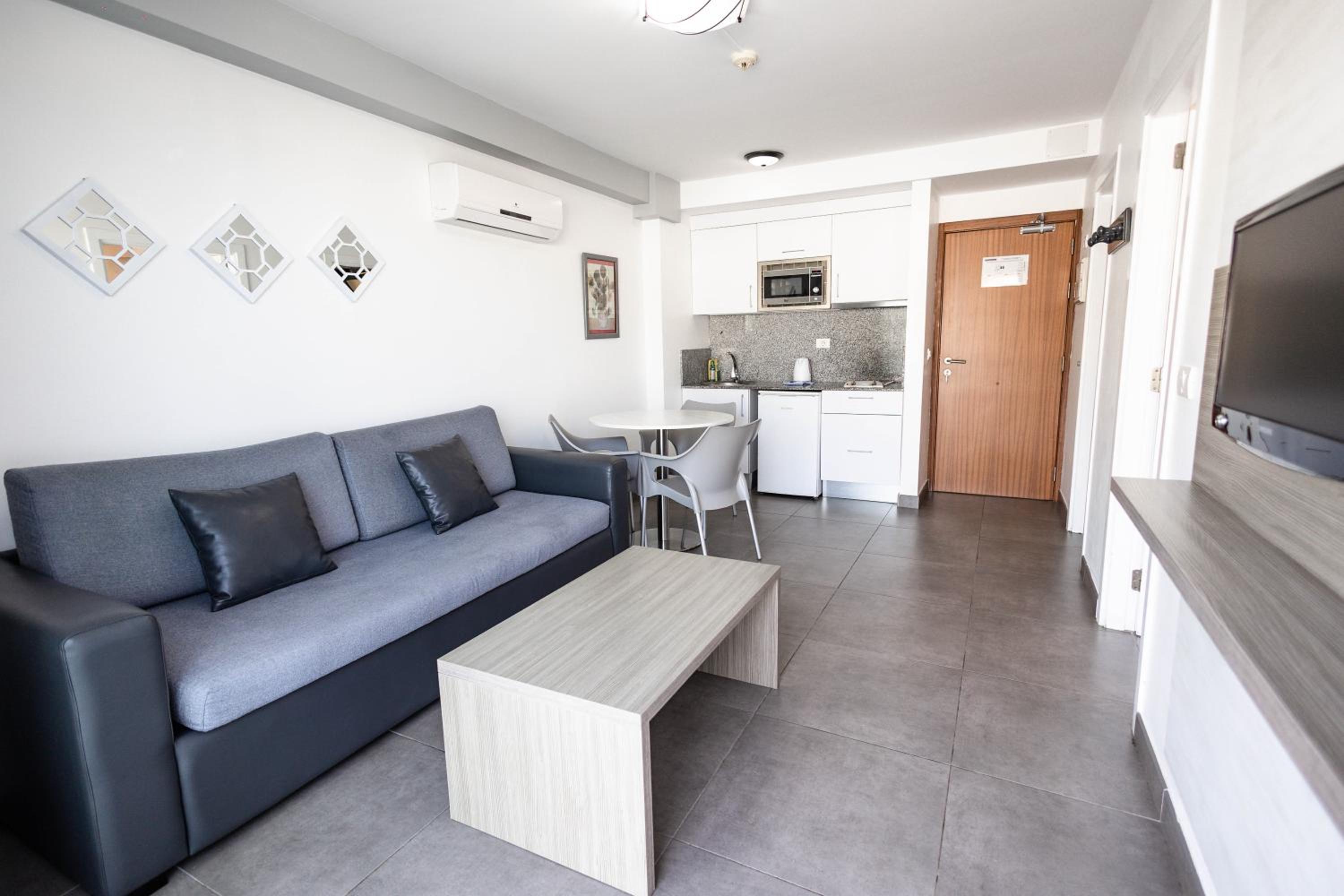 Apartment with Balcony - Photo 7